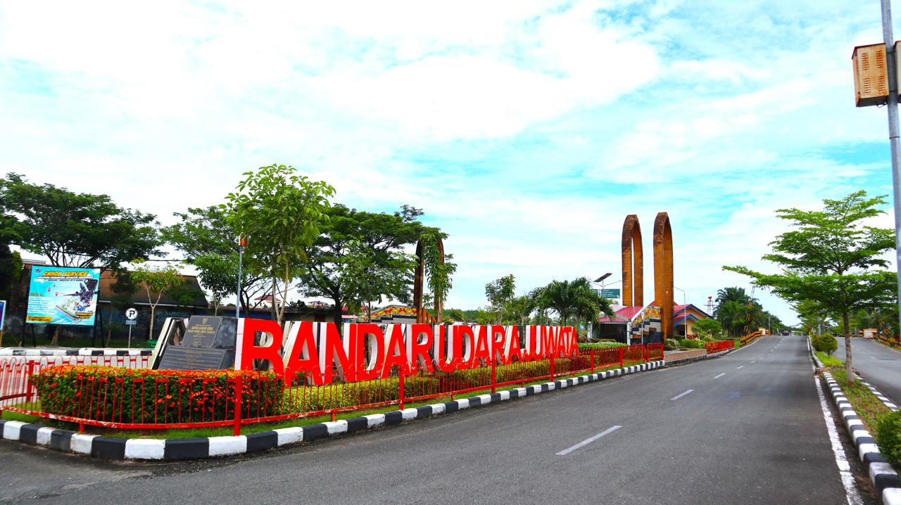 Foto Bandara GERBANG MASUK BANDARA