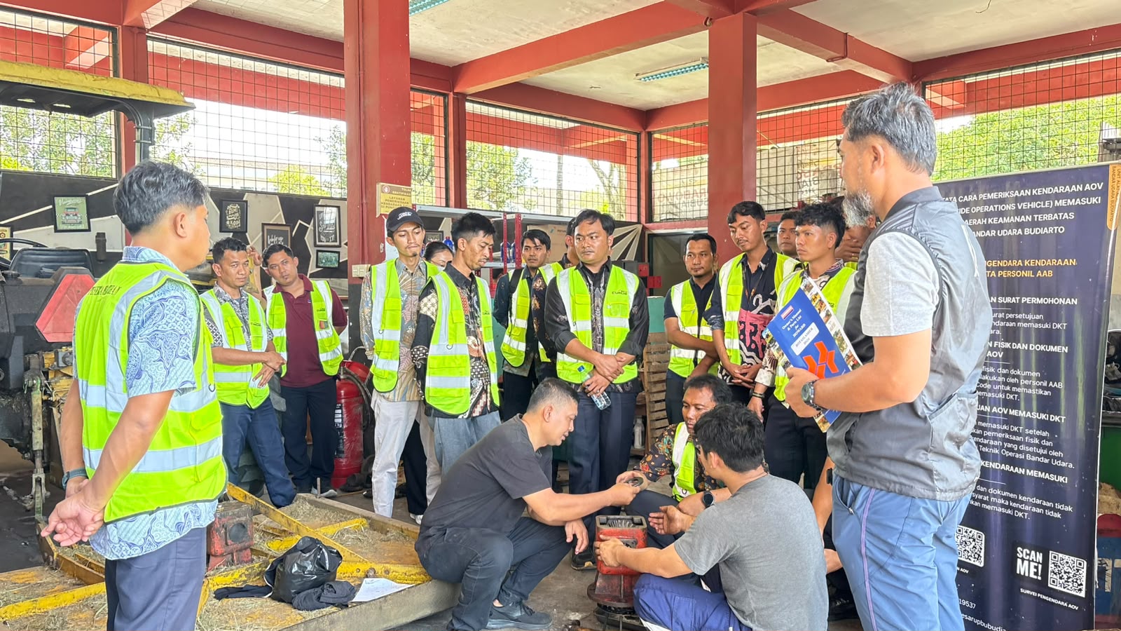Praktek Pelatihan Alat-Alat Besar (AAB)
