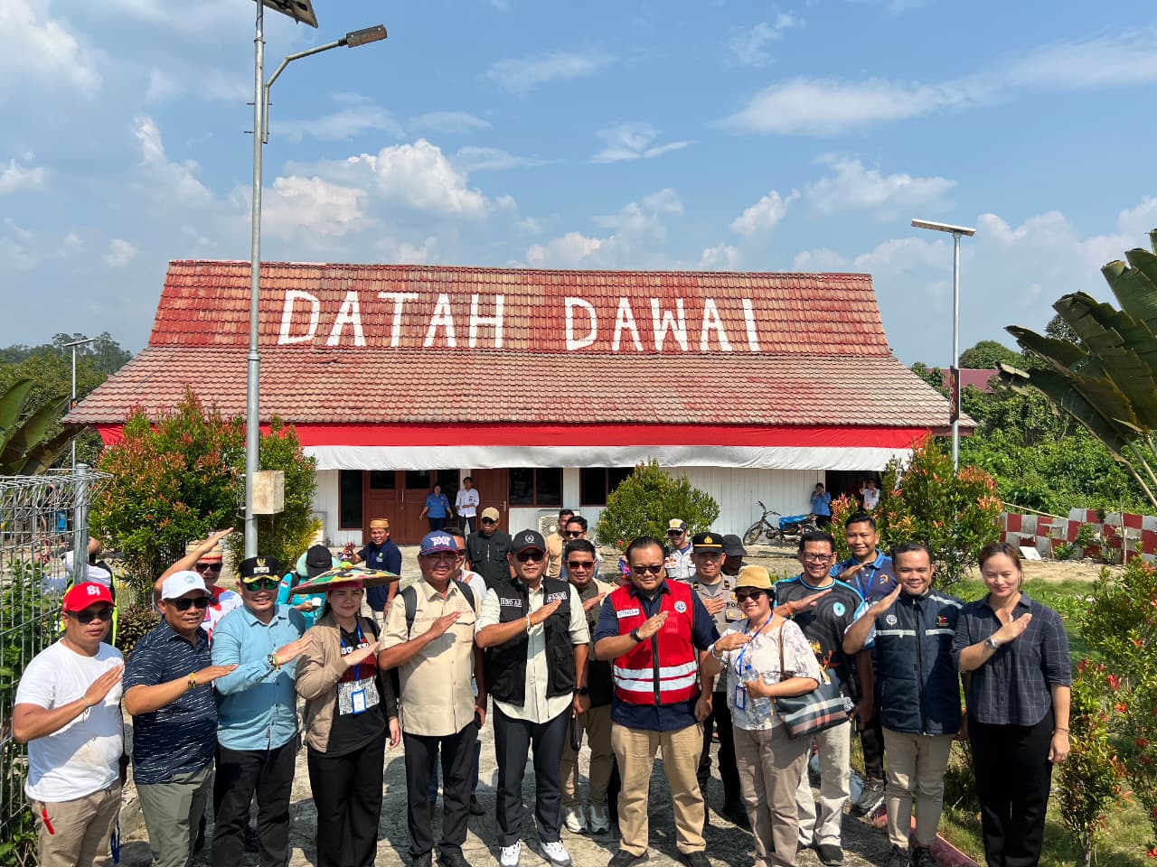 Gambar Berita dengan Judul Kunjungan Wakil Gubernur Kalimantan Timur ke Long Lunuk dan Long Apari