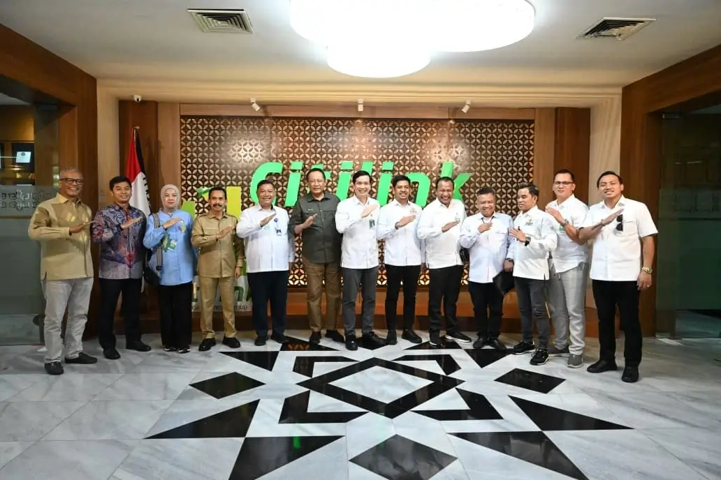 Gambar Berita dengan Judul DAMPINGI GUBERNUR GORONTALO KE MANAJEMEN CITILINK, KEPALA BANDARA DJALALUDDIN PERKUAT KOMITMEN KONEKTIVITAS UDARA