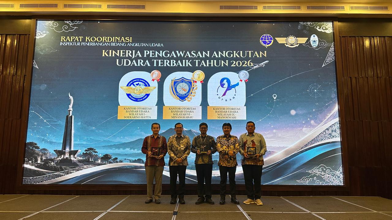 Gambar Berita dengan Judul 🏆 Dorong Pelayanan Prima, Kemenhub Gelar Rakor Inspektur & Berikan "Aviation Award 2026
