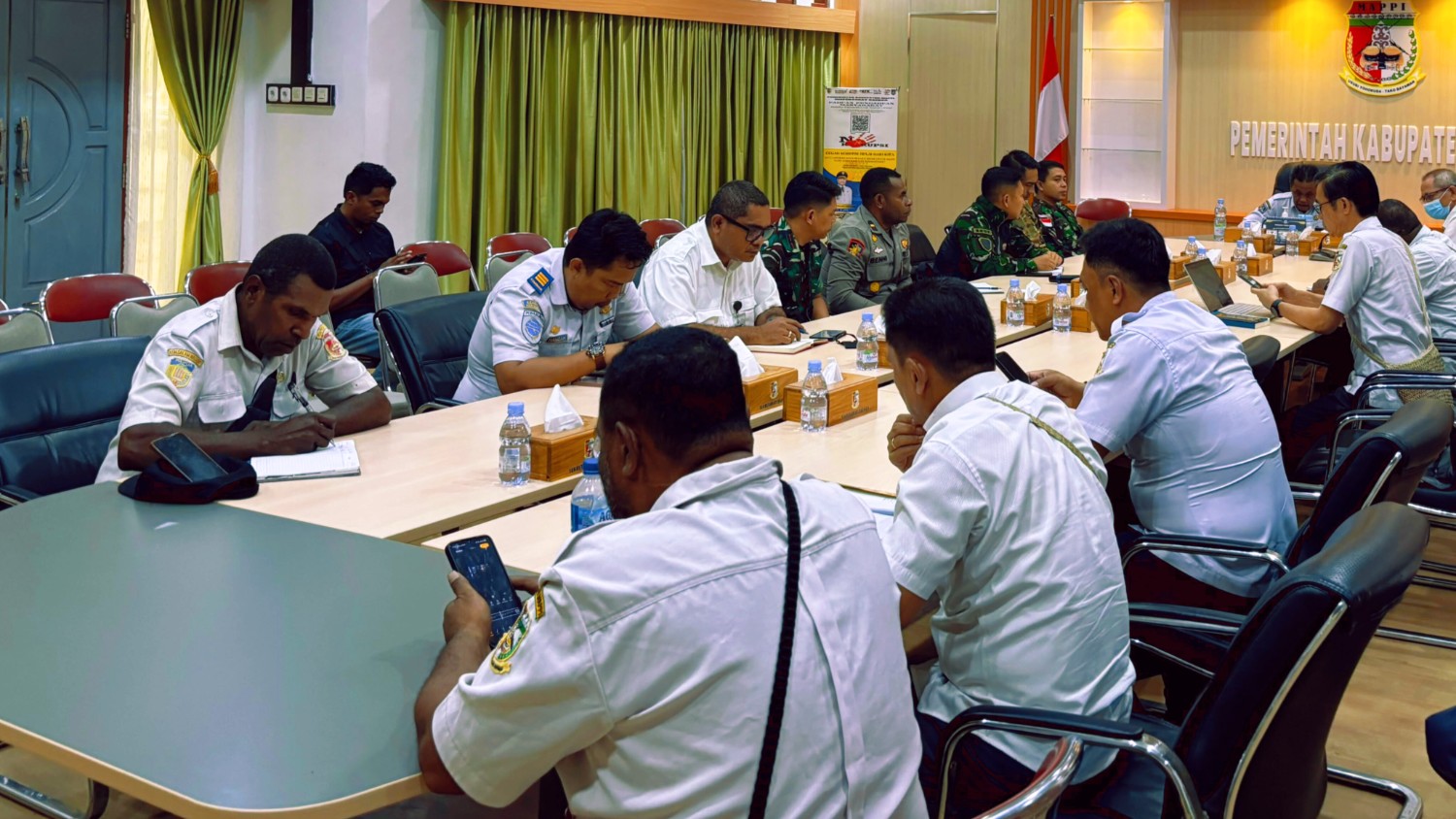 KEPALA BANDAR UDARA HADIRI RAPAT KOORDINASI PENANGGULANGAN DAMPAK KEBAKARAN HUTAN DAN ASAP BERSAMA WAKIL BUPATI DAN FORKOPIMDA MAPPI