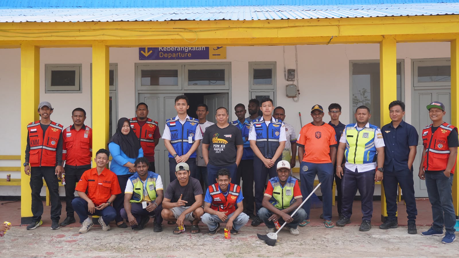 Giat Bersih Bandar Udara Kimaam Memperingati Hari Perhubungan Nasional Tahun 2026