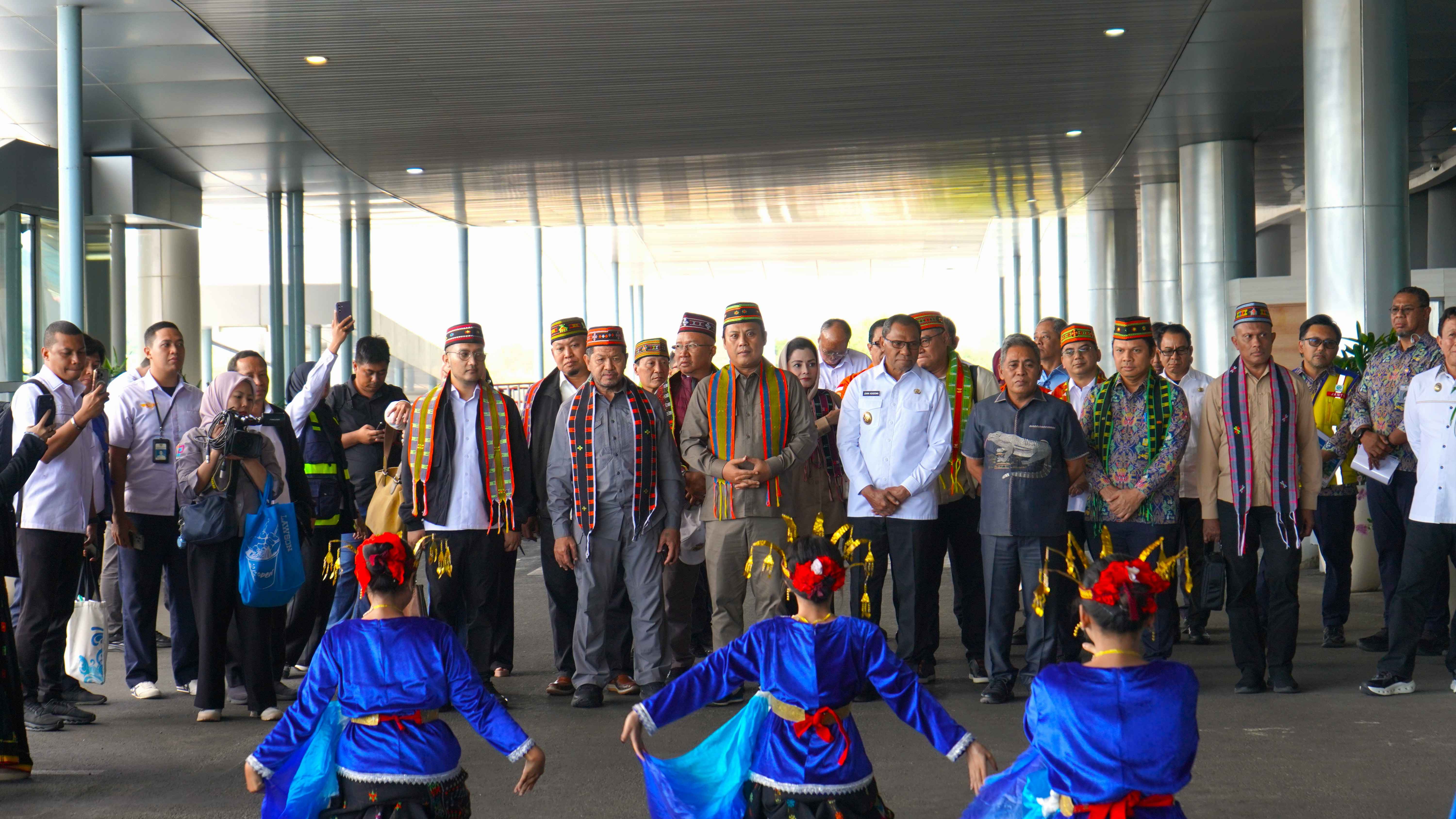 Gambar Berita dengan Judul Kunjungan Kerja Reses Komisi V DPR RI di Manggarai Barat Perkuat Sinergi Pembangunan Infrastruktur Nusa Tenggara Timur