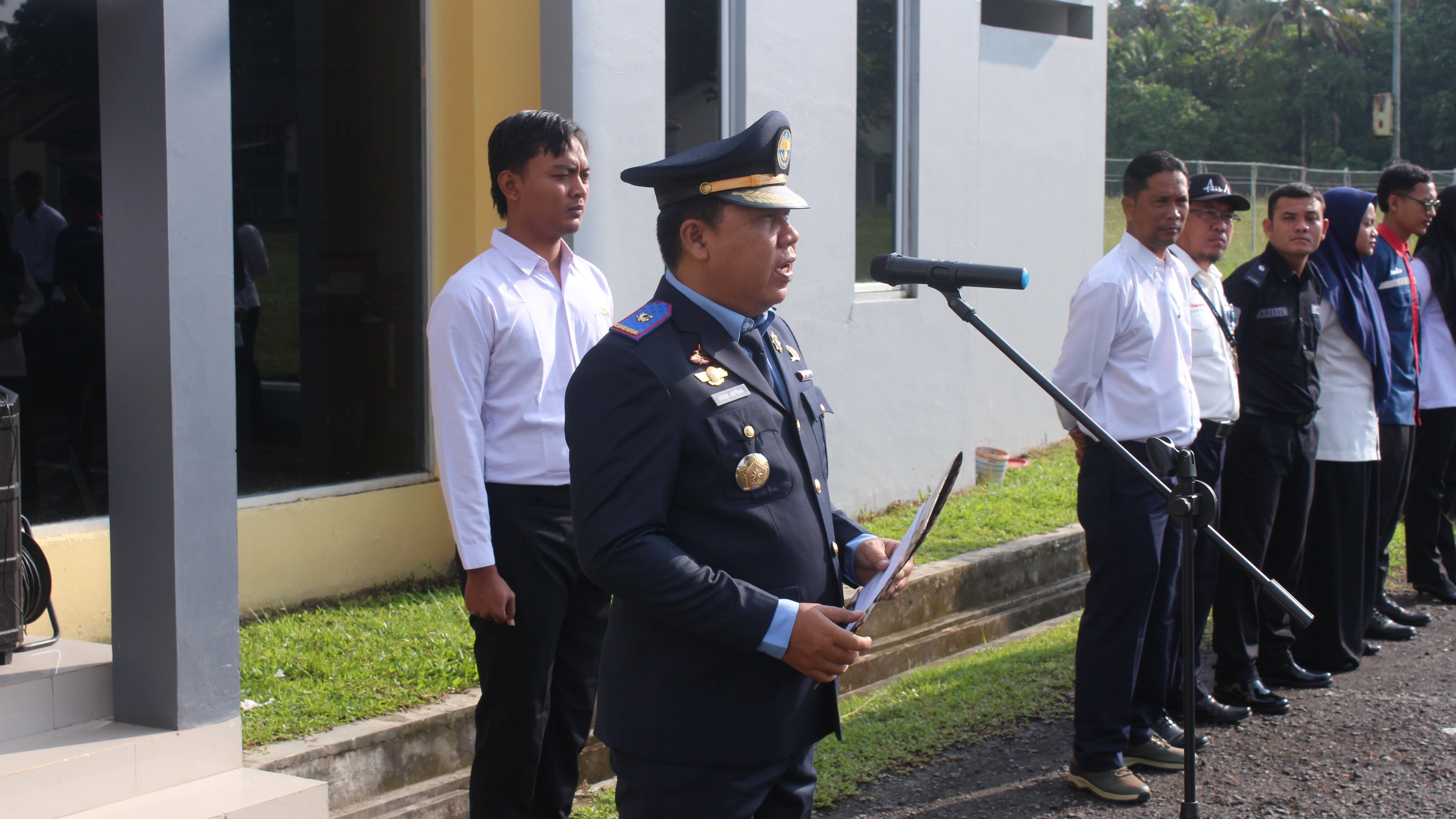 Gambar Berita dengan Judul Peringati Harhubnas 2026, Kantor UPBU Lasikin Gelar Upacara Bendera Khidmat
