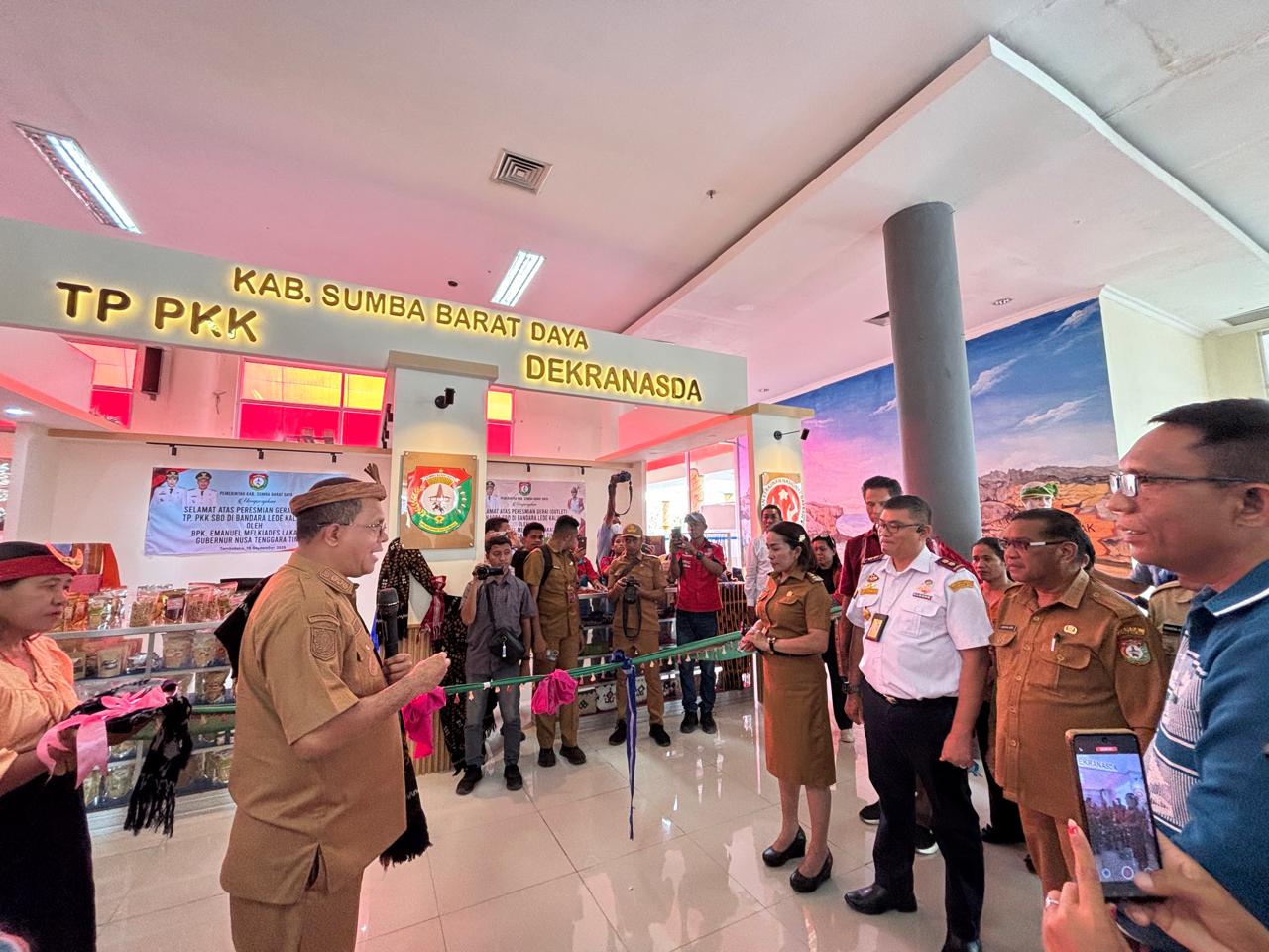 Gambar berita dengan judul Peresmian UMKM Dewan Kerajinan Nasional Daerah Kabupaten Sumba Barat Daya