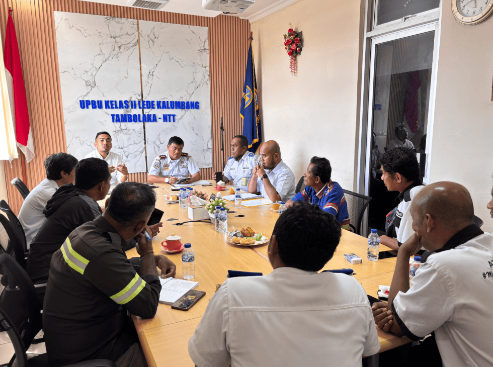 Gambar berita dengan judul Pemeriksaan Bidang Tanah (Sidang Panitia A) di Bandara Lede Kalumbang Tambolaka