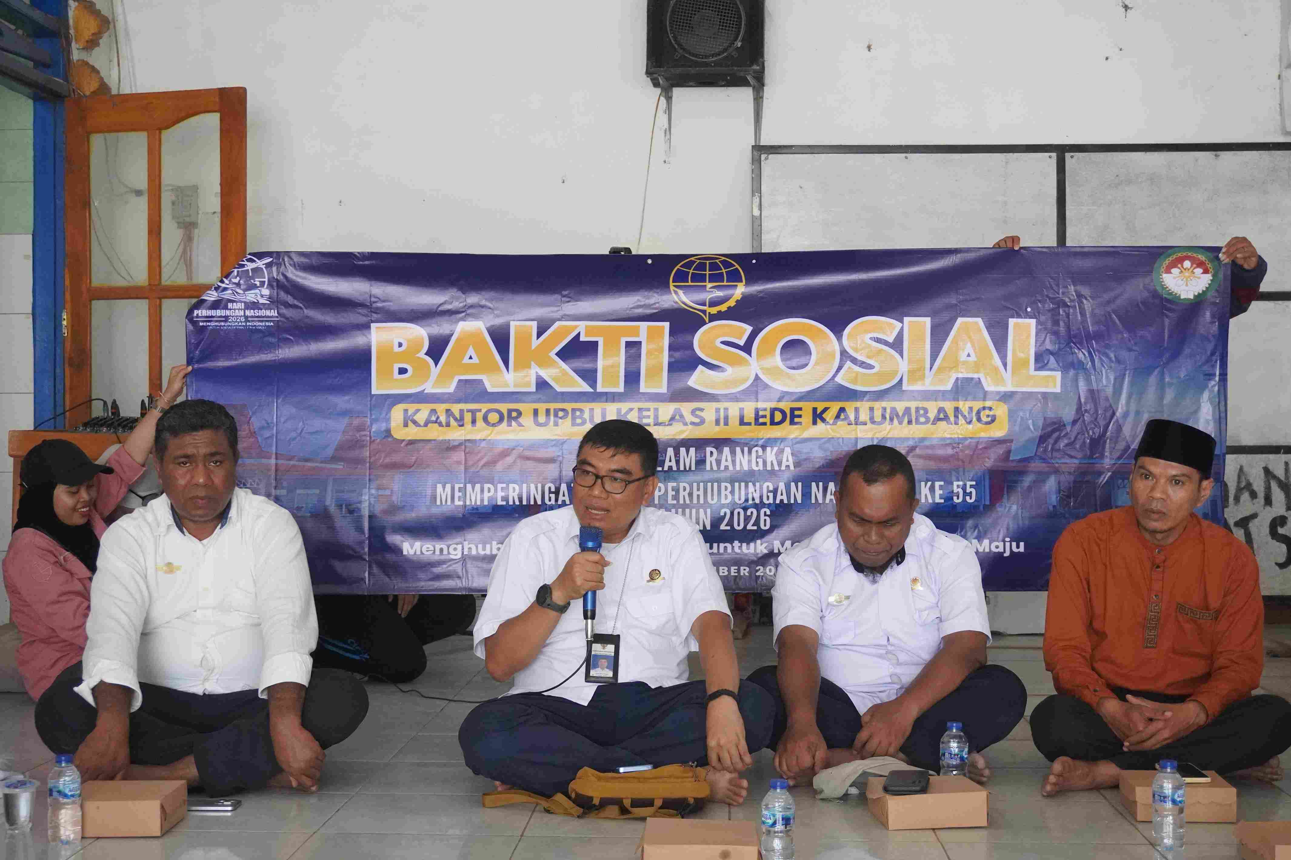 Bandara Lede Kalumbang Gelar Bakti Sosial di Masjid Jami' Babulsalam dalam Rangka Hari Perhubungan Nasional 2026