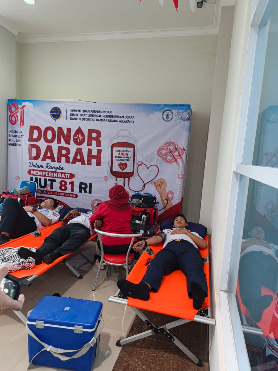 Pegawai Bandar Udara Okaba Melaksanakan Donor Darah Dalam Rangka Memperingati HUT Ke-81 Kemerdekaan Republik Indonesia
