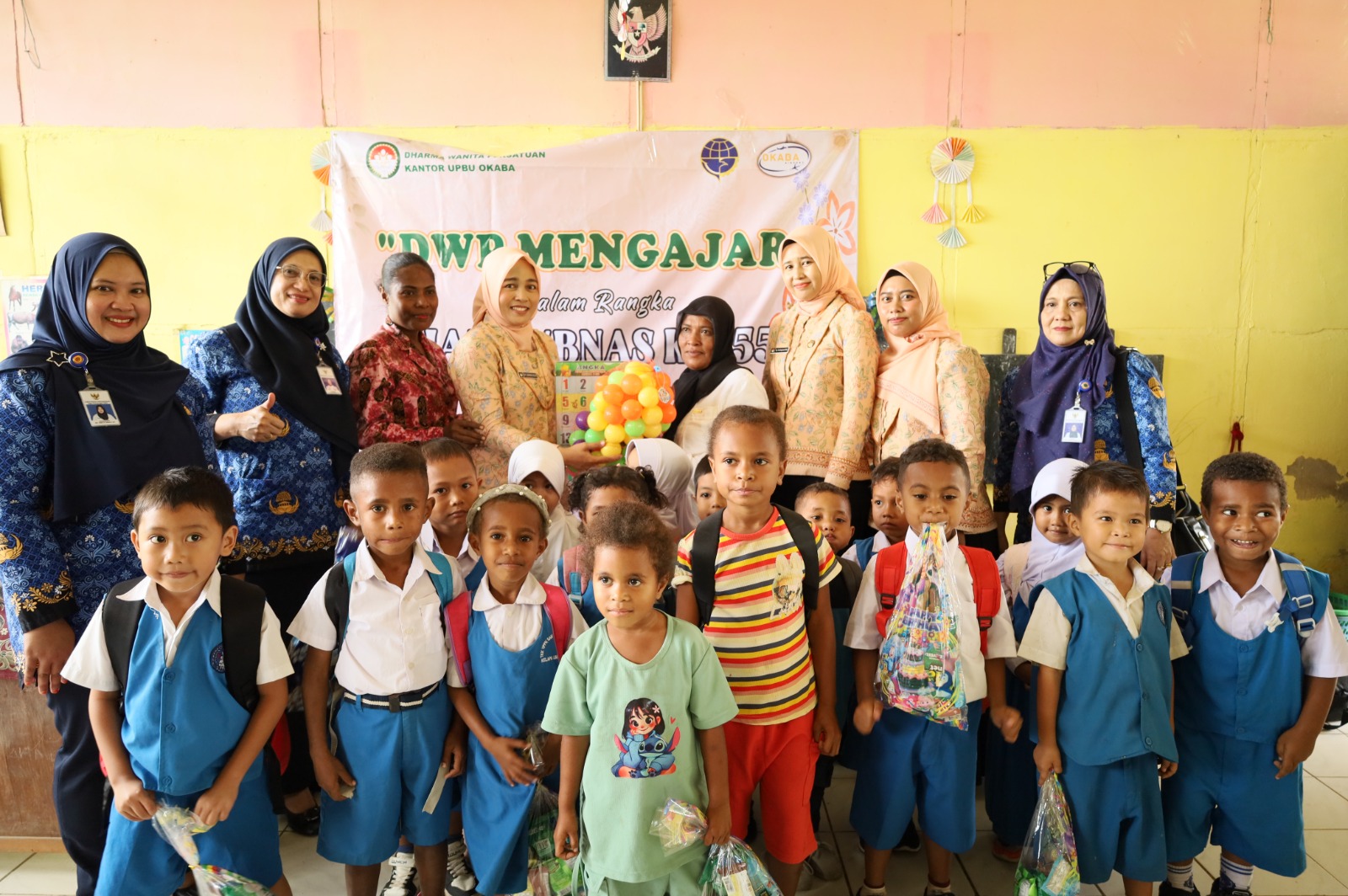 Gambar Berita dengan Judul Peringati Harhubnas 2026, Insan Perhubungan Bandar Udara Okaba Gelar Aksi Mengajar di TK Distrik Okaba