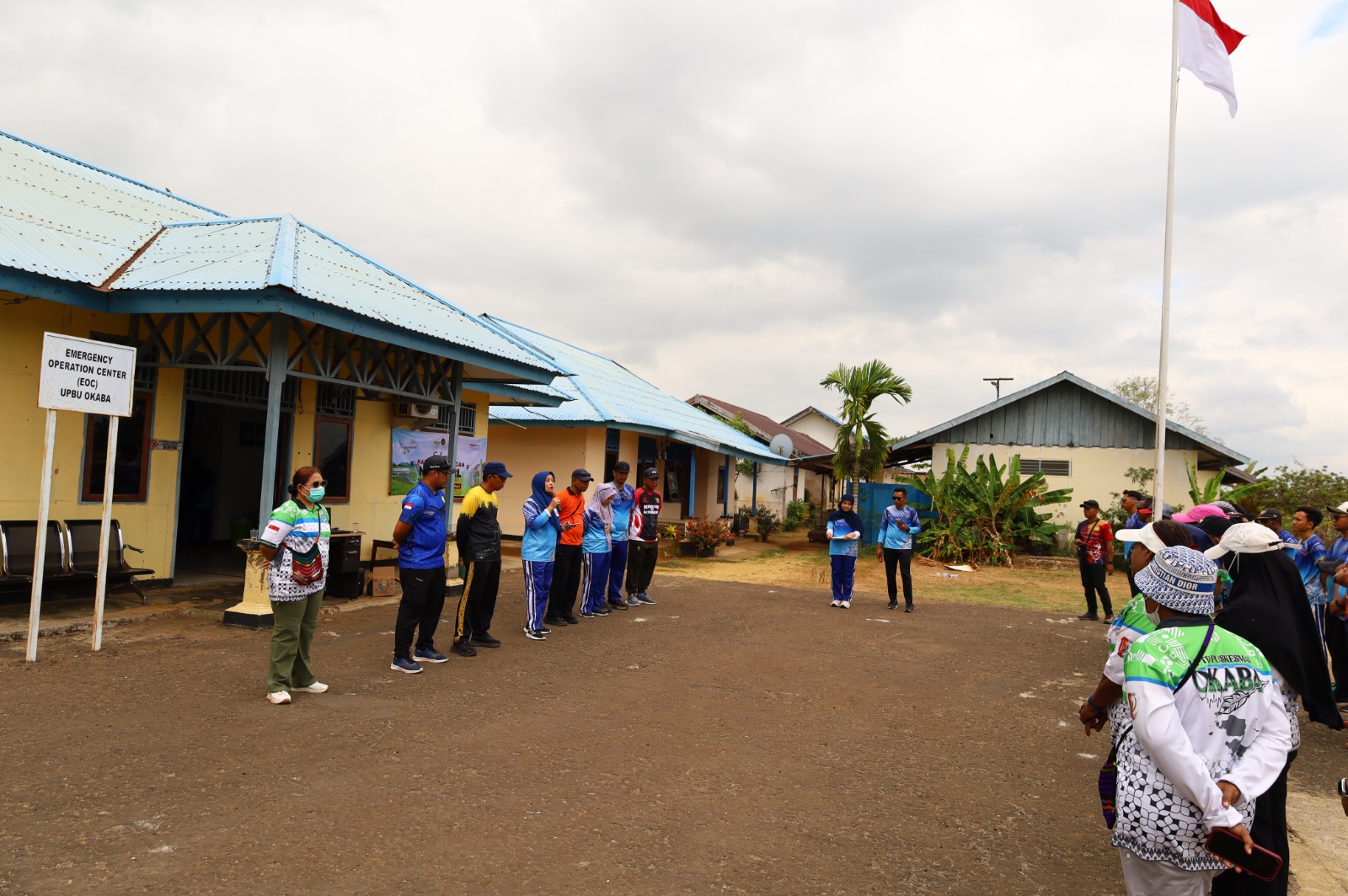 Gambar Berita dengan Judul Bandara Okaba Gandeng TNI/Polri, Basarnas, Distrik, dan Puskesmas dalam Senam Bersama serta Kampanye Keselamatan