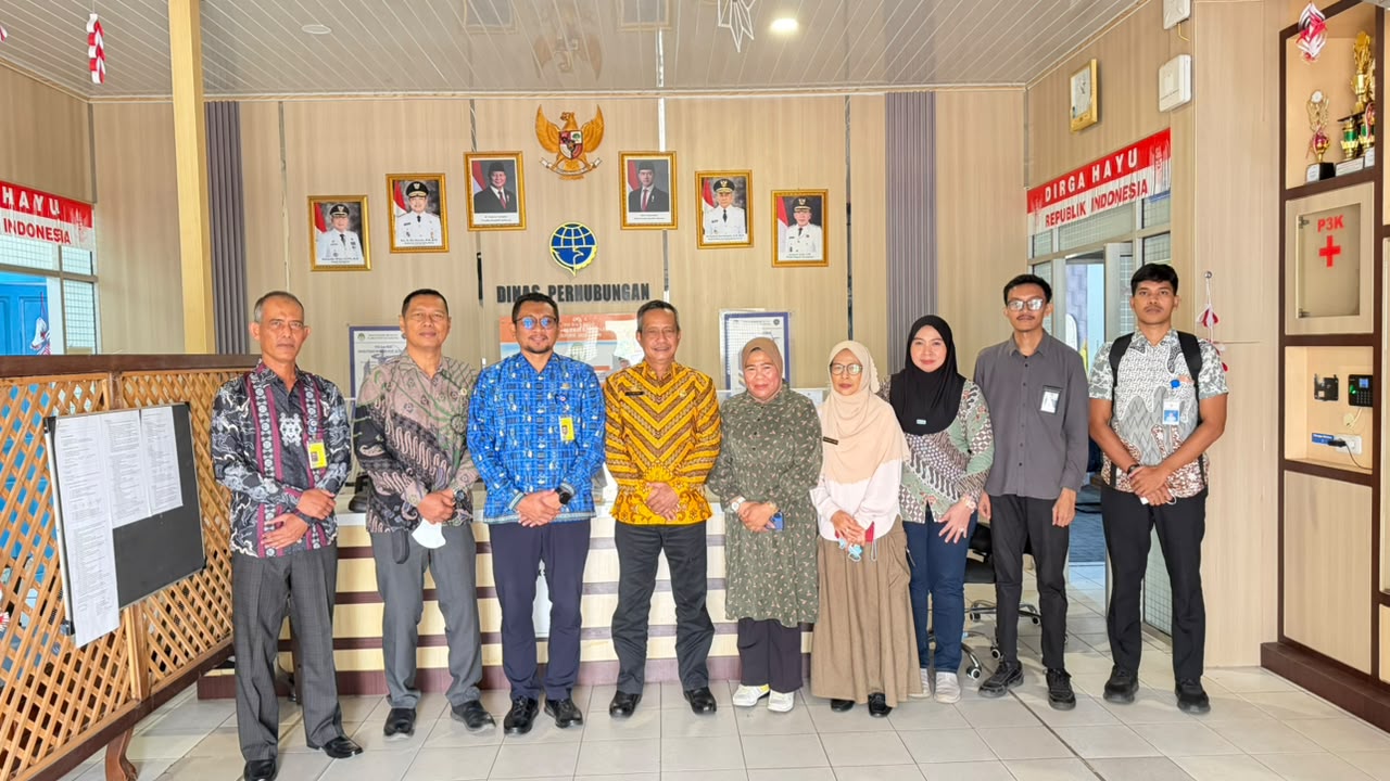 Gambar Berita dengan Judul Hambatan Lahan dan Obstacle Jadi Sorotan: UPBU Rahadi Oesman dan Dishub Kabupaten Ketapang Bahas Masterplan dan Penataan Area Bandara