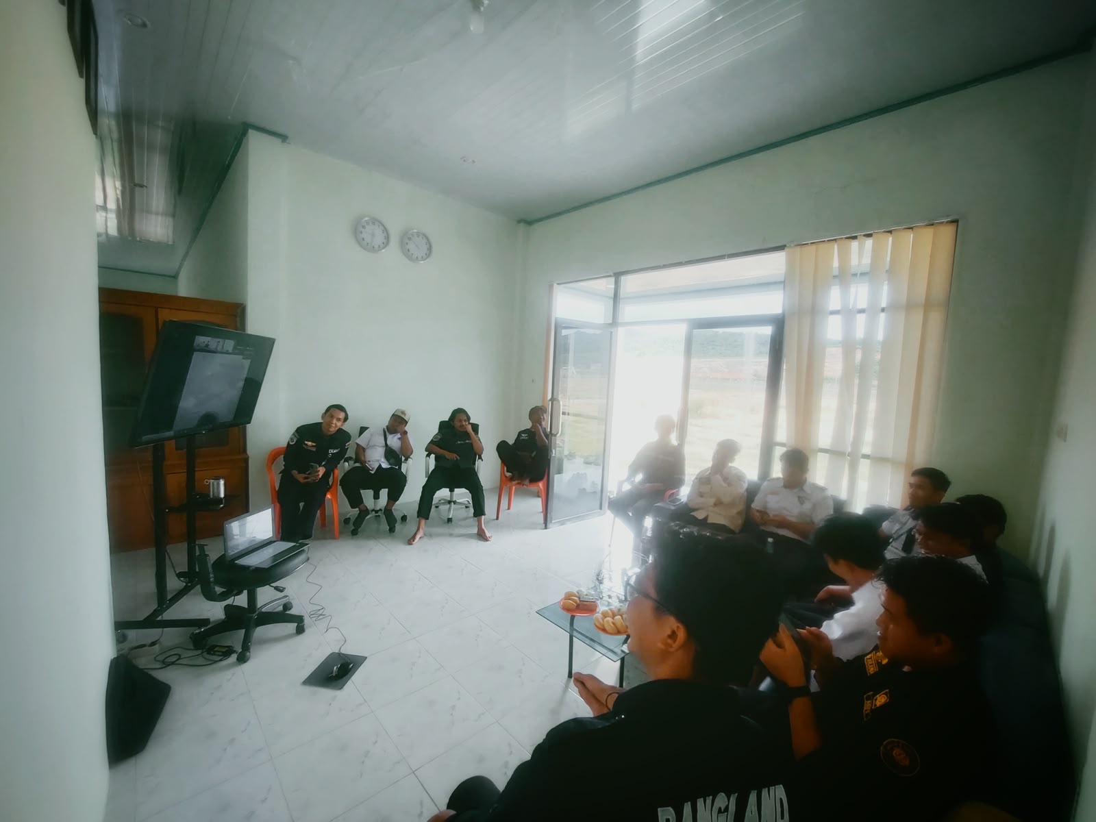 Gambar Berita dengan Judul Sosialisasi Keterbukaan Informasi Publik dan Absesnsi Digital Office