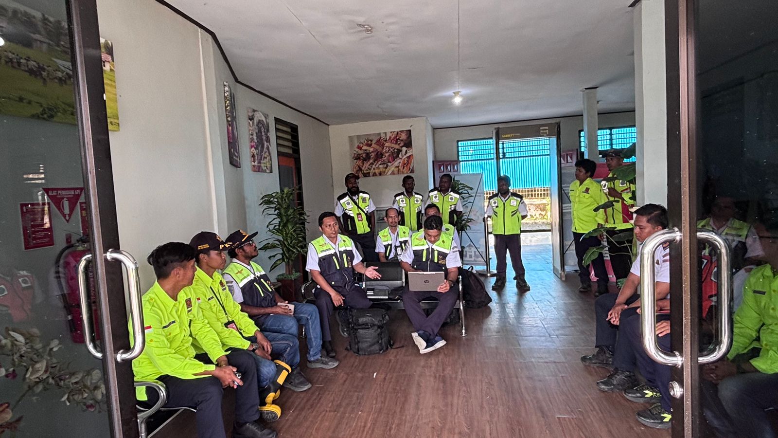 Inspeksi Otoritas Bandara IX Manokwari di UPBU kelas III Ayawasi Tahun 2026 - Foto 9