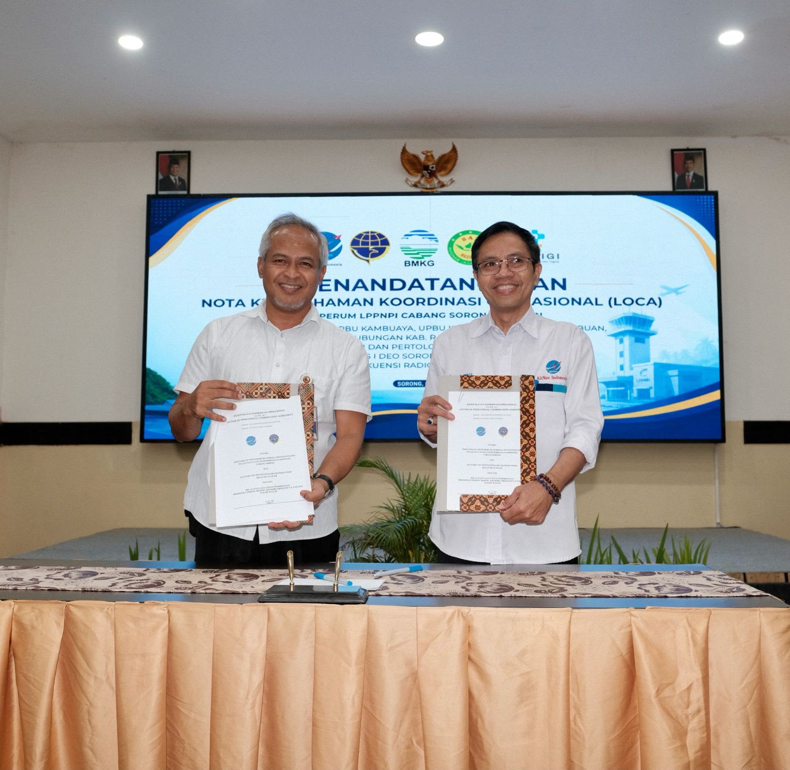 Penandatanganan Nota Kesepahaman Koordinasi Operasional (LOCA) antara UPBU Kelas III Ayawasi dan Perum LPPNPI Cabang Sorong - Foto 4