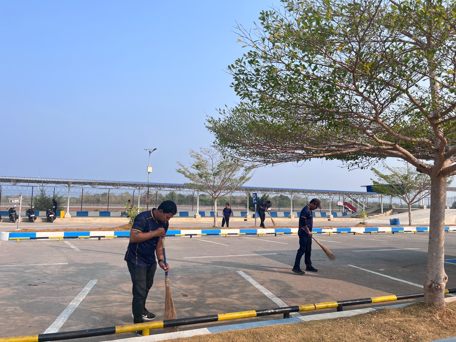 KEGIATAN GERAK BERSIH BANDARA BETOAMBARI - Foto 6