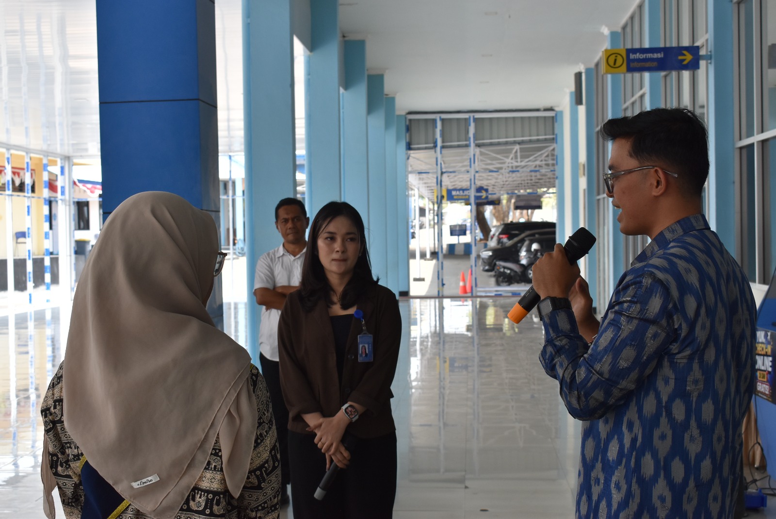 SAFETY CAMPAIGN PETUGAS BANDARA DI TERMINAL - Foto 6