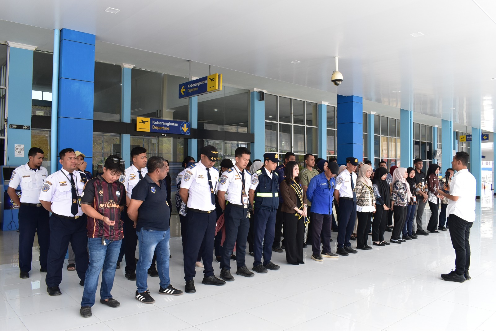 SAFETY CAMPAIGN PETUGAS BANDARA DI TERMINAL - Foto 8