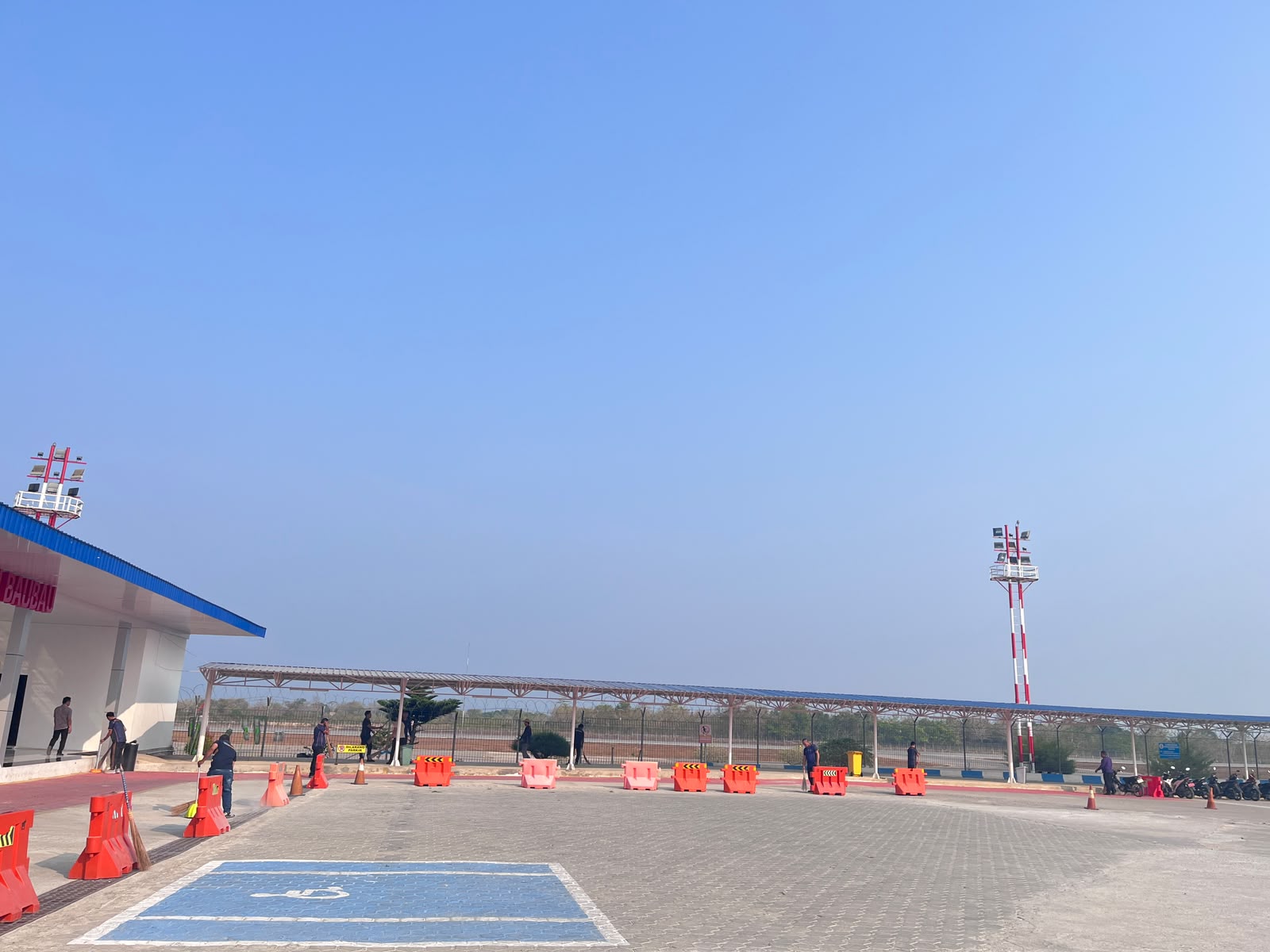 KEGIATAN GERAK BERSIH BANDARA BETOAMBARI - Foto 8