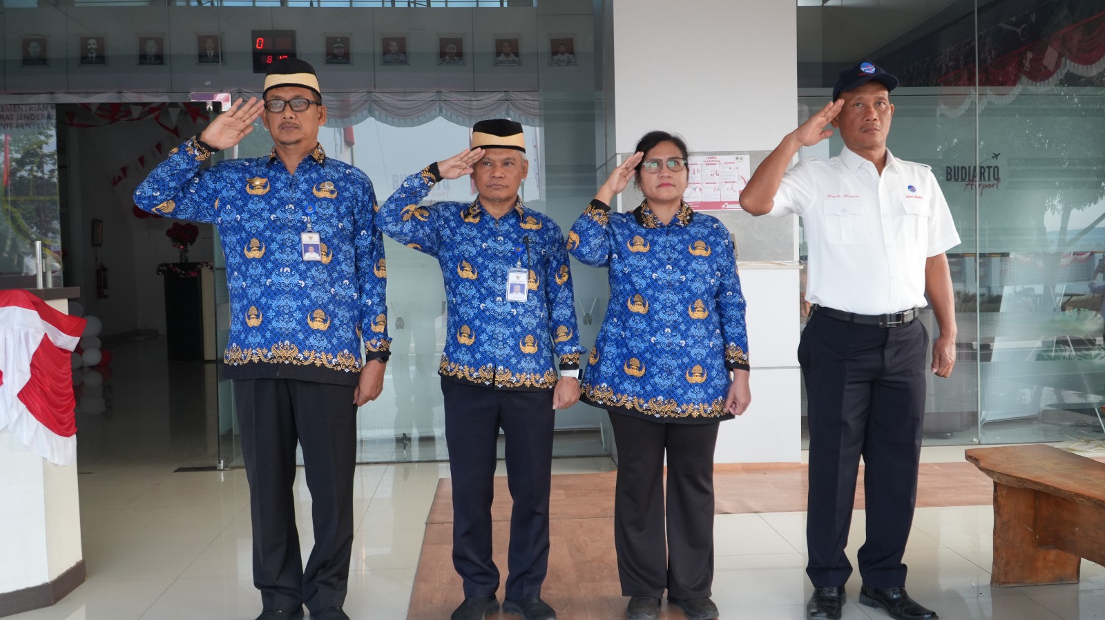 Upacara HUT ke 81 Republik Indonesia - Foto 9