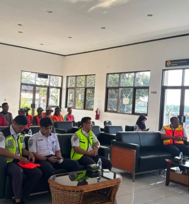 Kegiatan Program Padat Karya - Foto 5