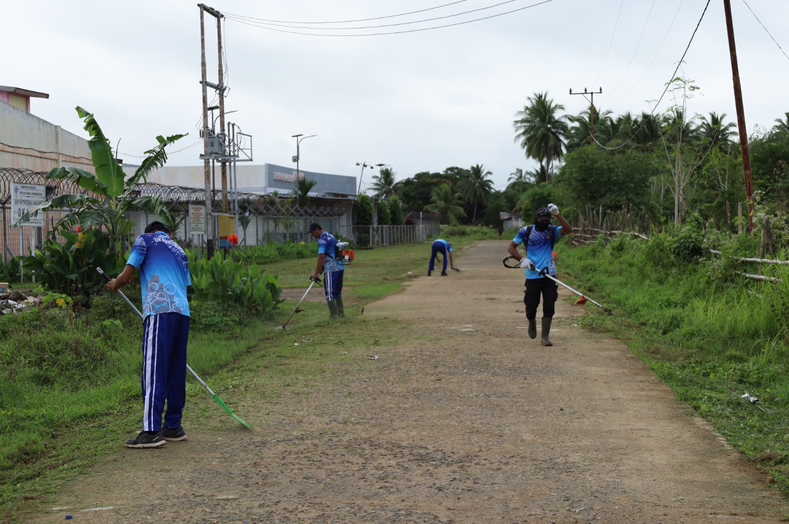 KERJA BAKTI - Foto 1