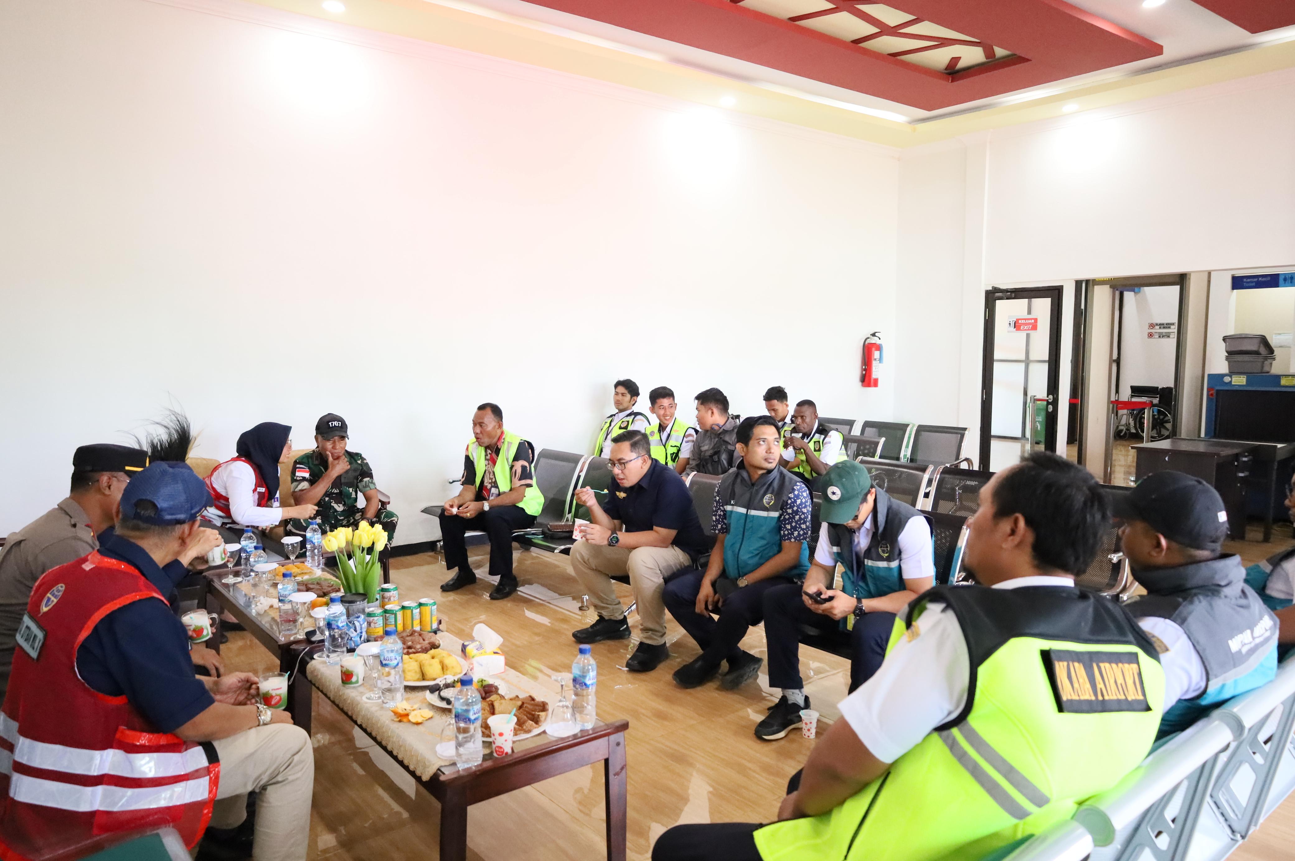 KUNJUNGAN DIREKTUR ANGKUTAN UDARA - Foto 2
