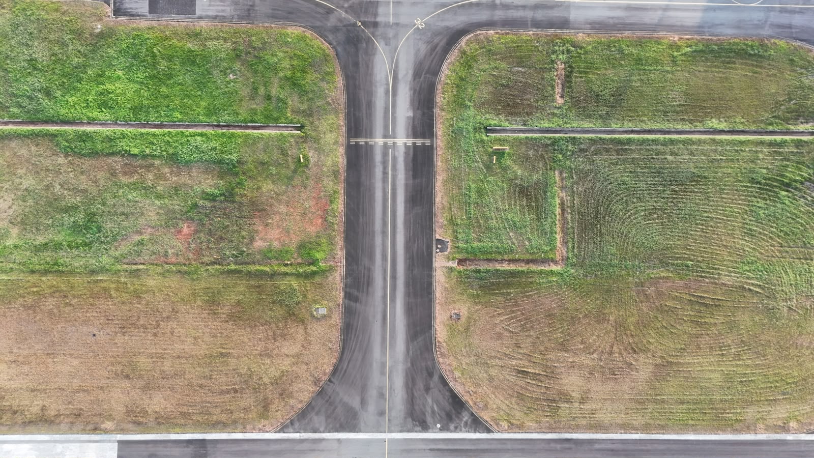 Taxiway - Foto 1