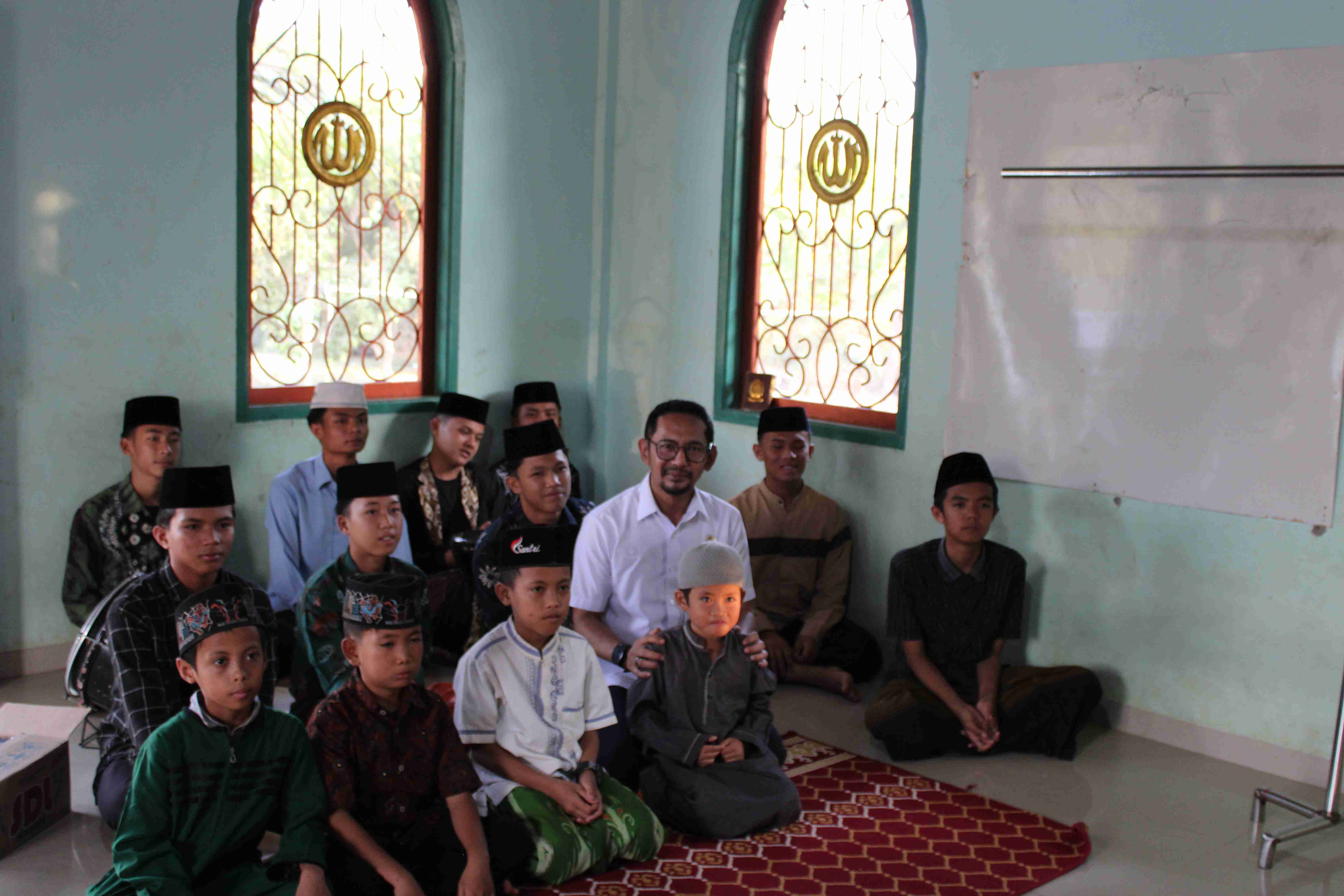 BAKTI SOSIAL - Foto 4