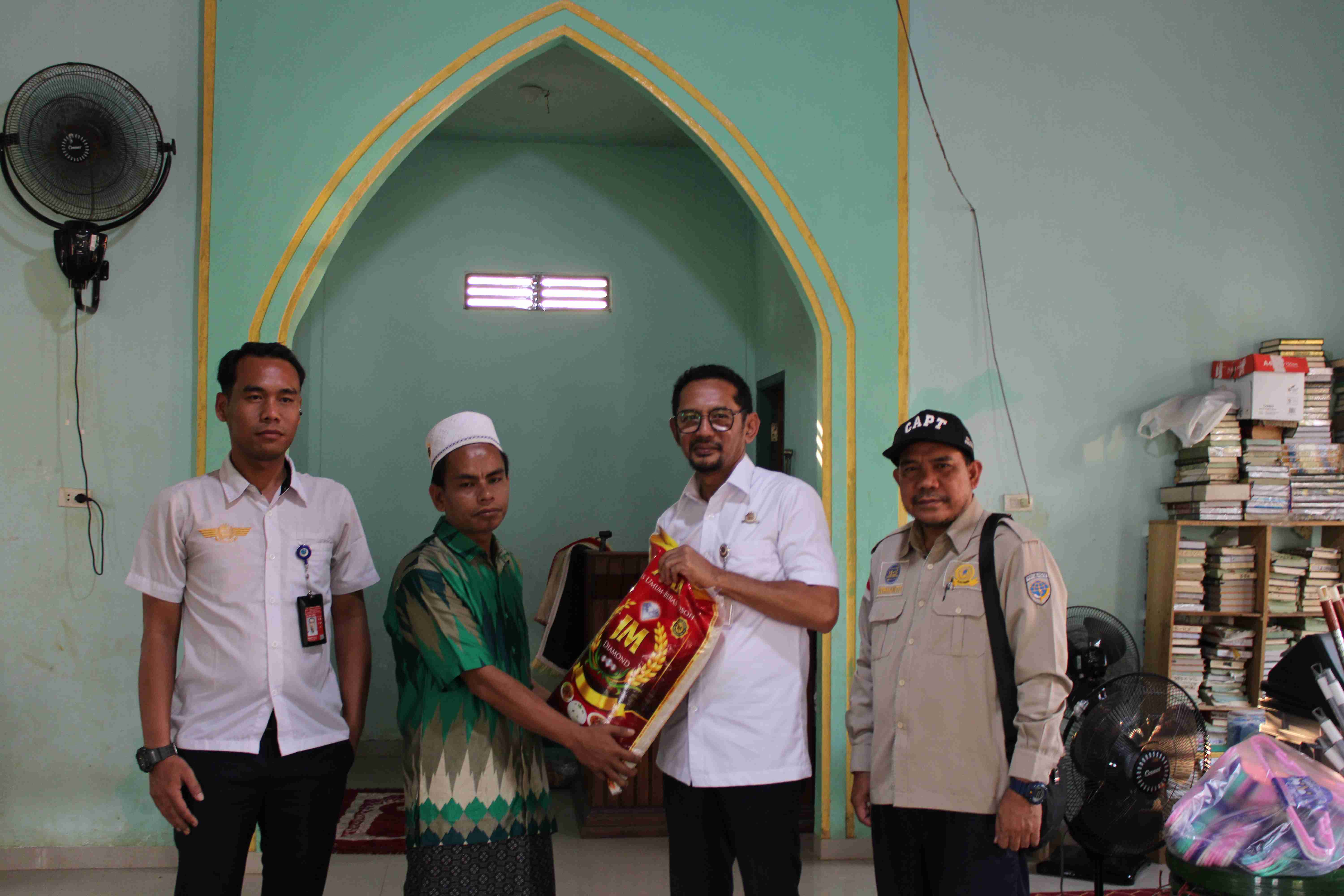 BAKTI SOSIAL - Foto 3