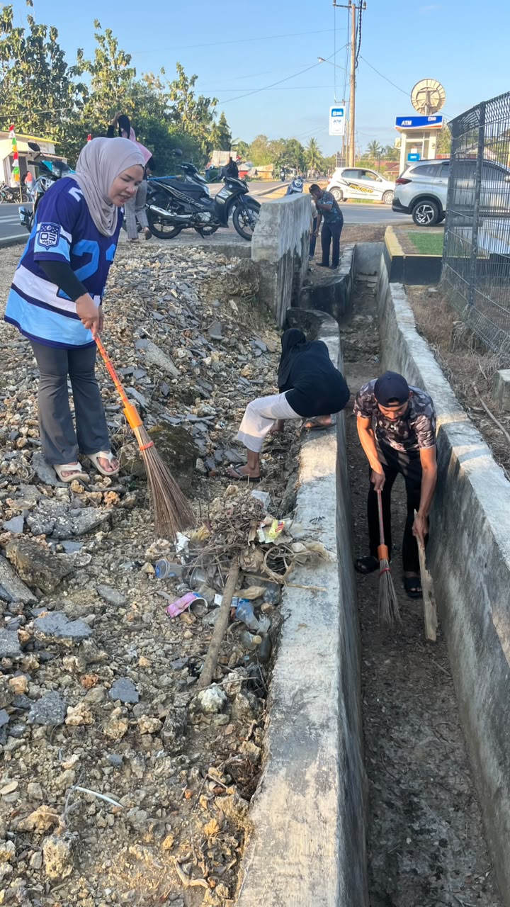 Gerakan Sugimanuru Berish-Bersih Lingkungan - Foto 4