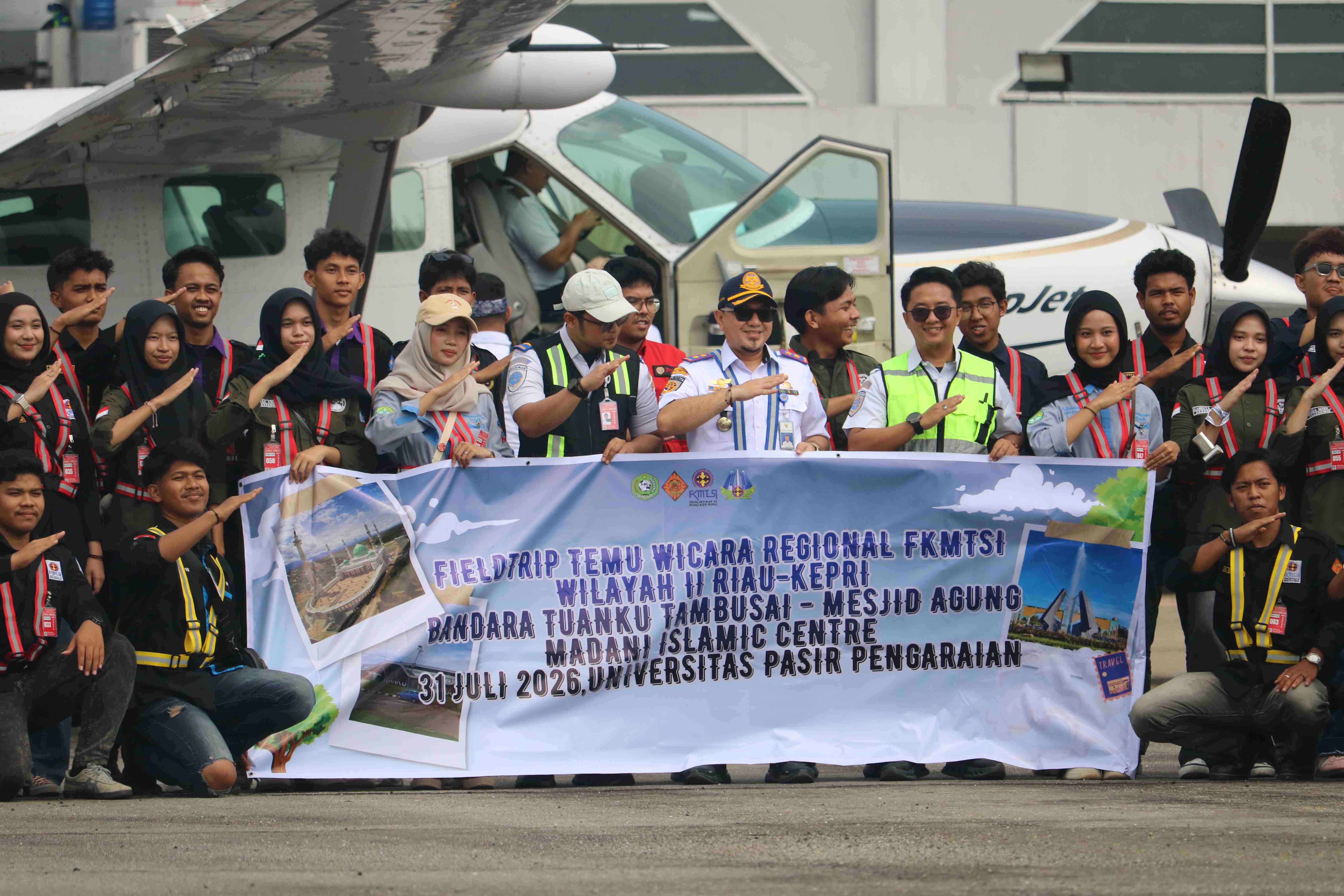 KUNJUNGAN HIMPUNAN MAHASISWA TEKNIK SIPIL RIAU-KEPRI - Foto 12