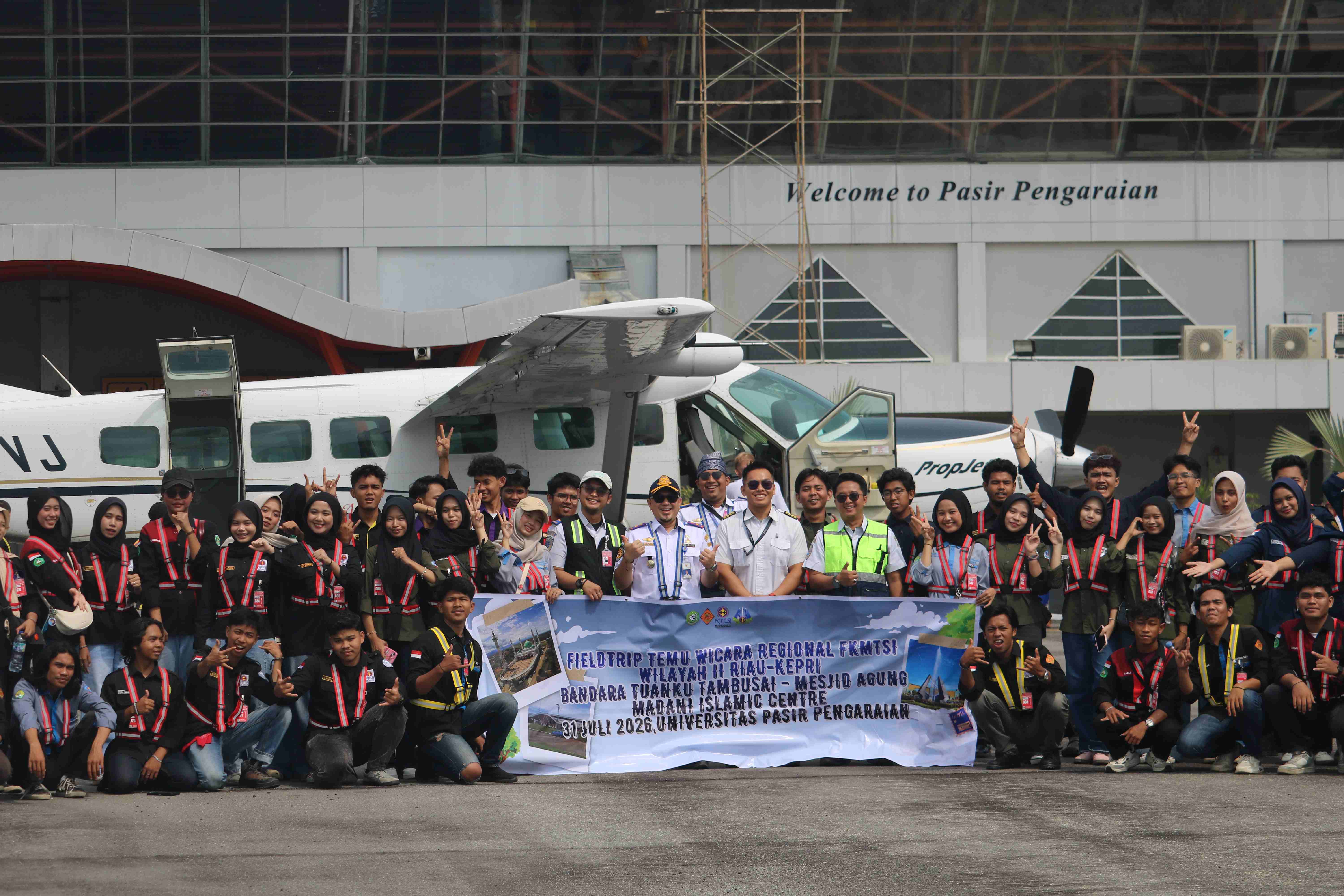 KUNJUNGAN HIMPUNAN MAHASISWA TEKNIK SIPIL RIAU-KEPRI - Foto 9