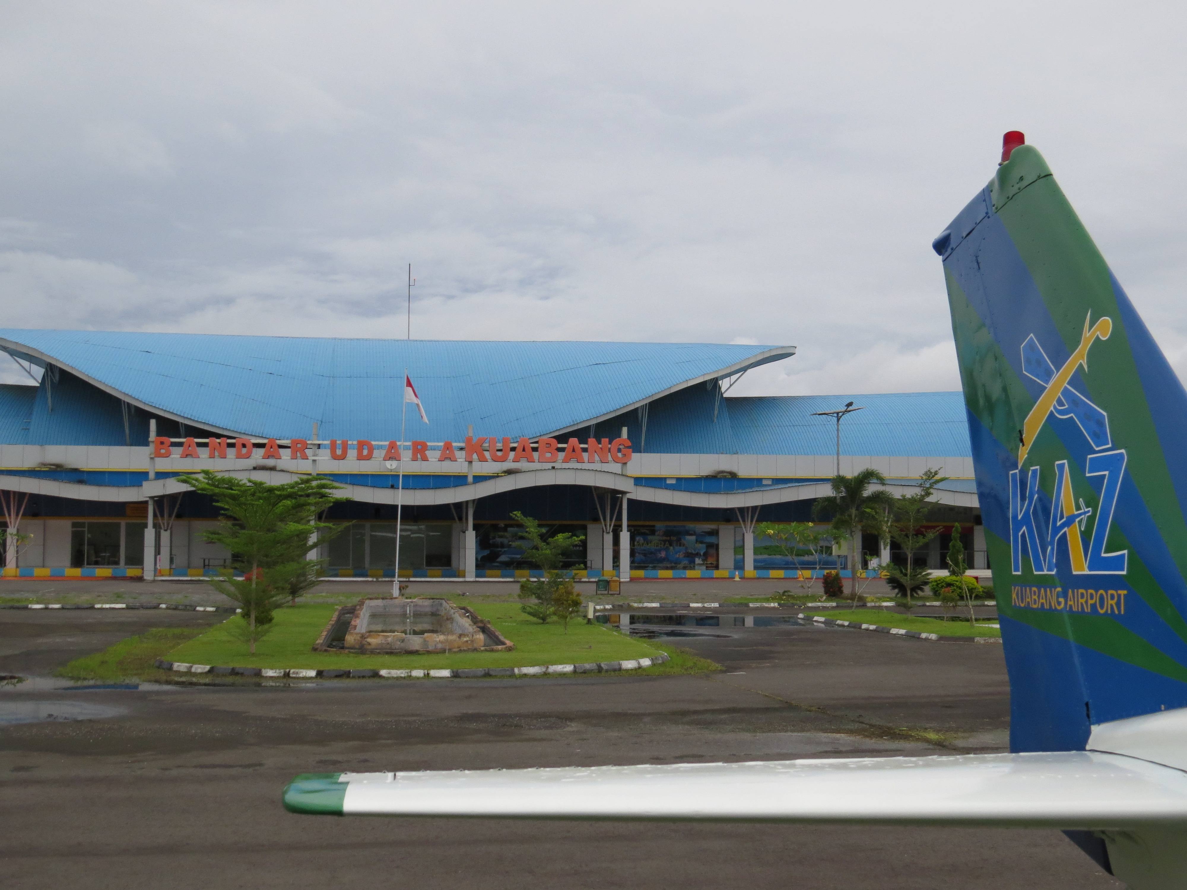 Gambar Gedung Terminal Bandar Udara Kuabang