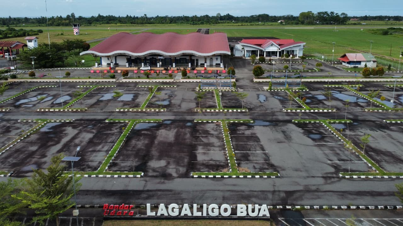 Terminal Bandar Udara Lagaligo