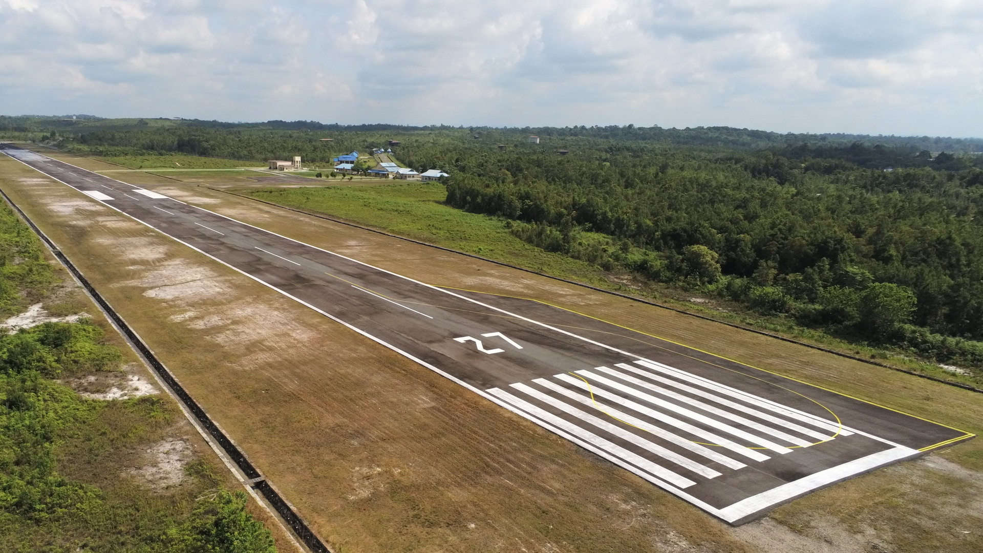Runway Bandar Udara Tumbang Samba