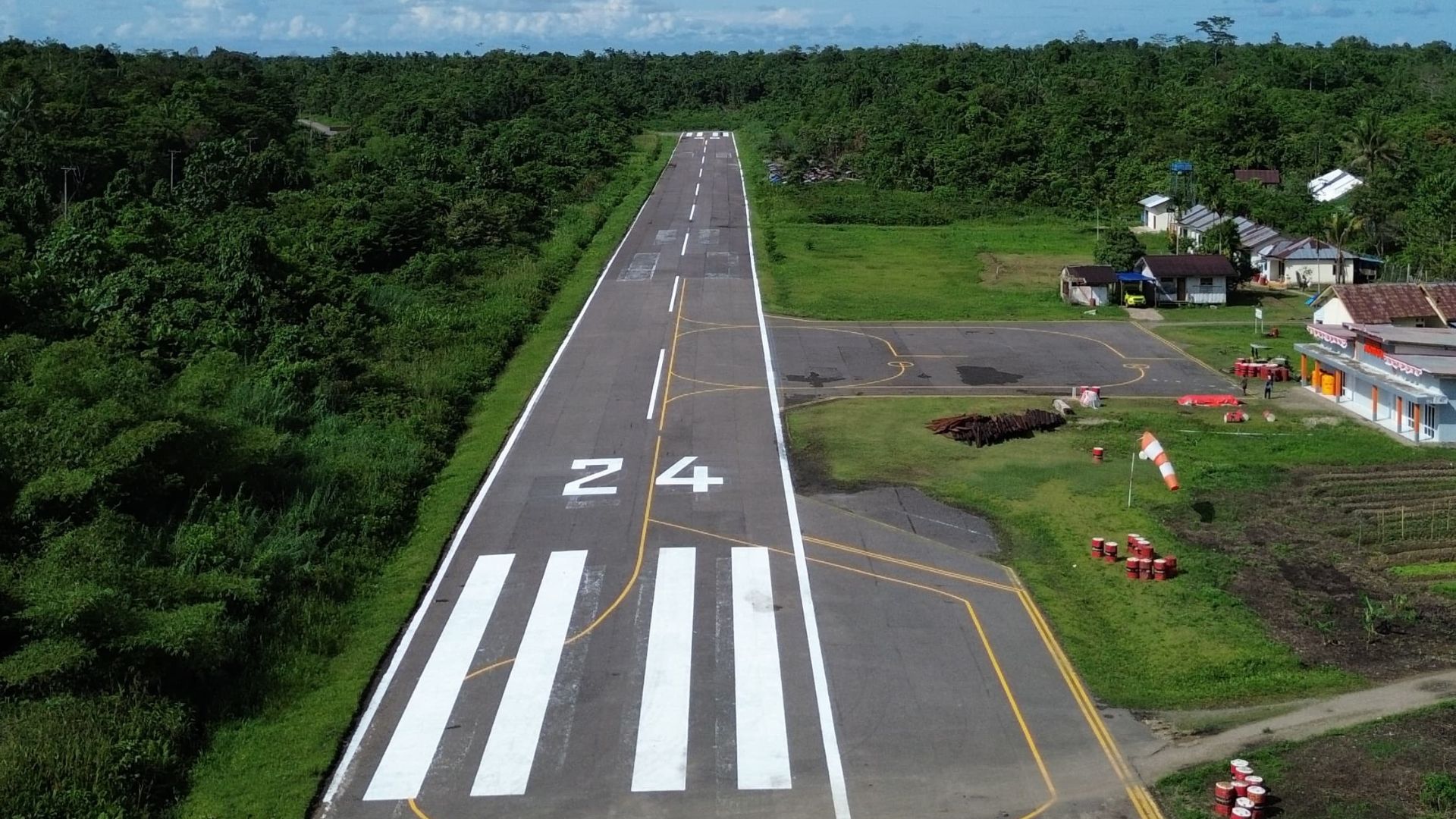 Aerial Bandar Udara Akimuga 1
