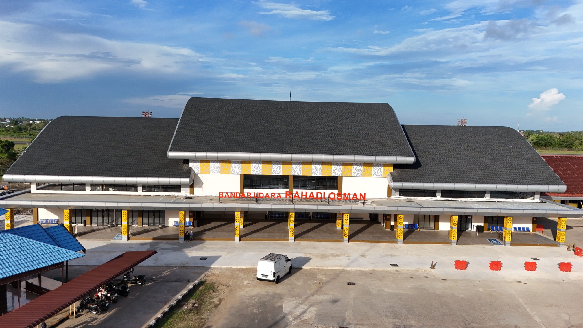 BANDARA RAHADI OSMAN - KETAPANG