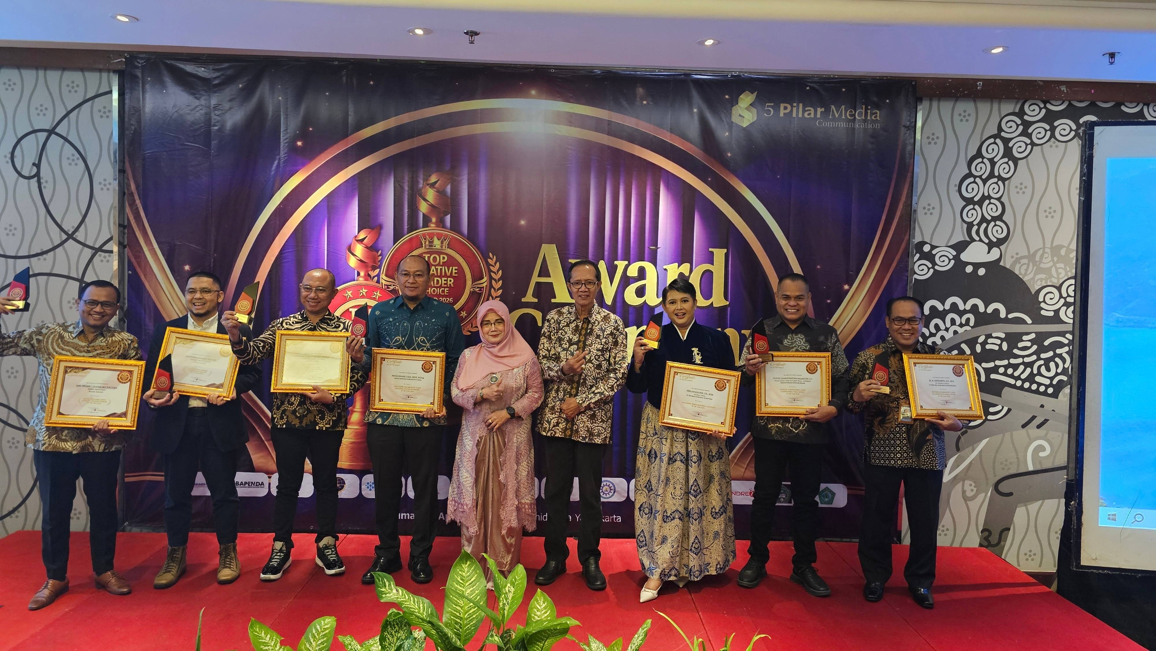Award Ceremony 5 Pilar Media