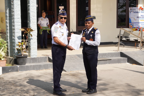 Upacara dan Penyerahan SK Kenaikan Pangkat