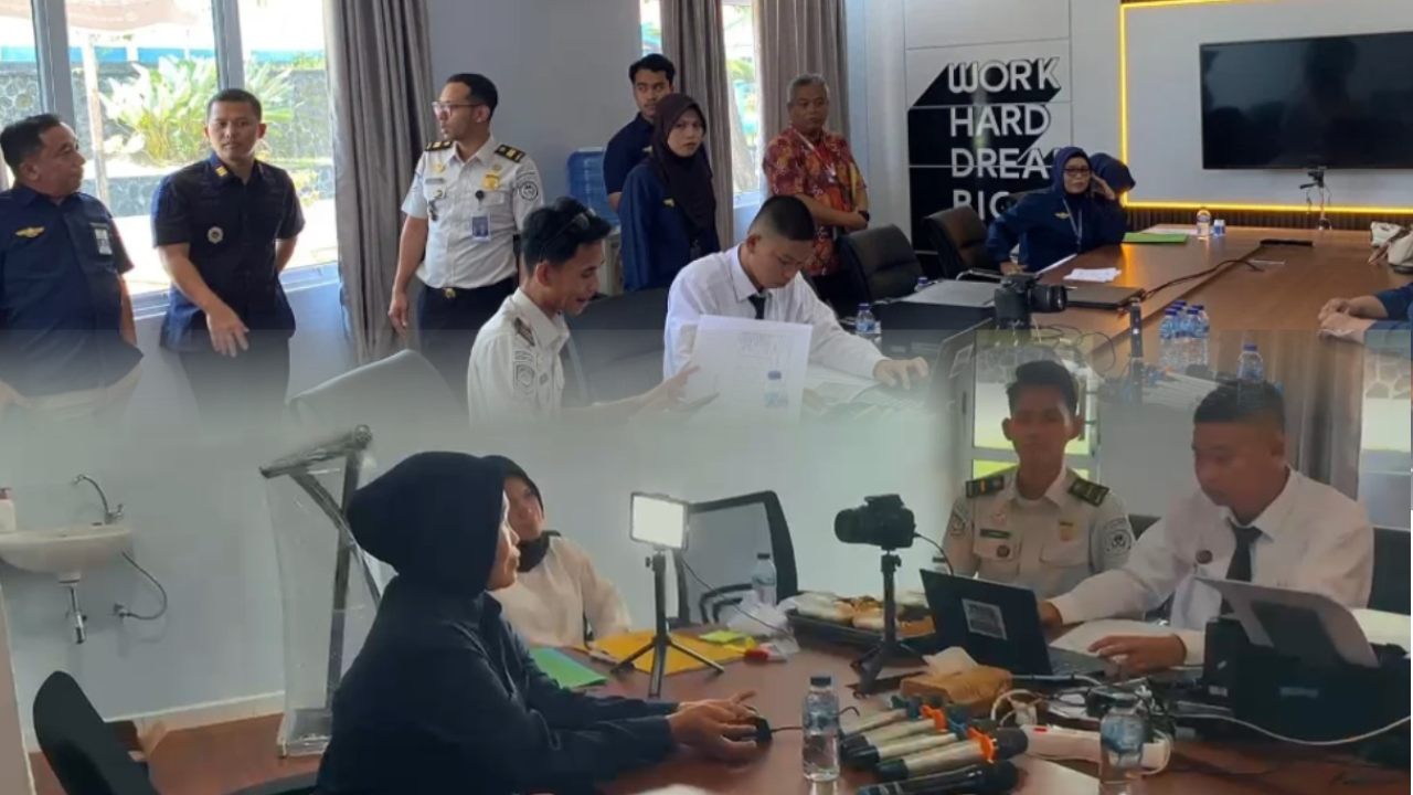 Layanan Eazy Passport oleh Kantor Imigrasi Kelas II Non TPI Dabo Singkep di Bandar Udara Dabo