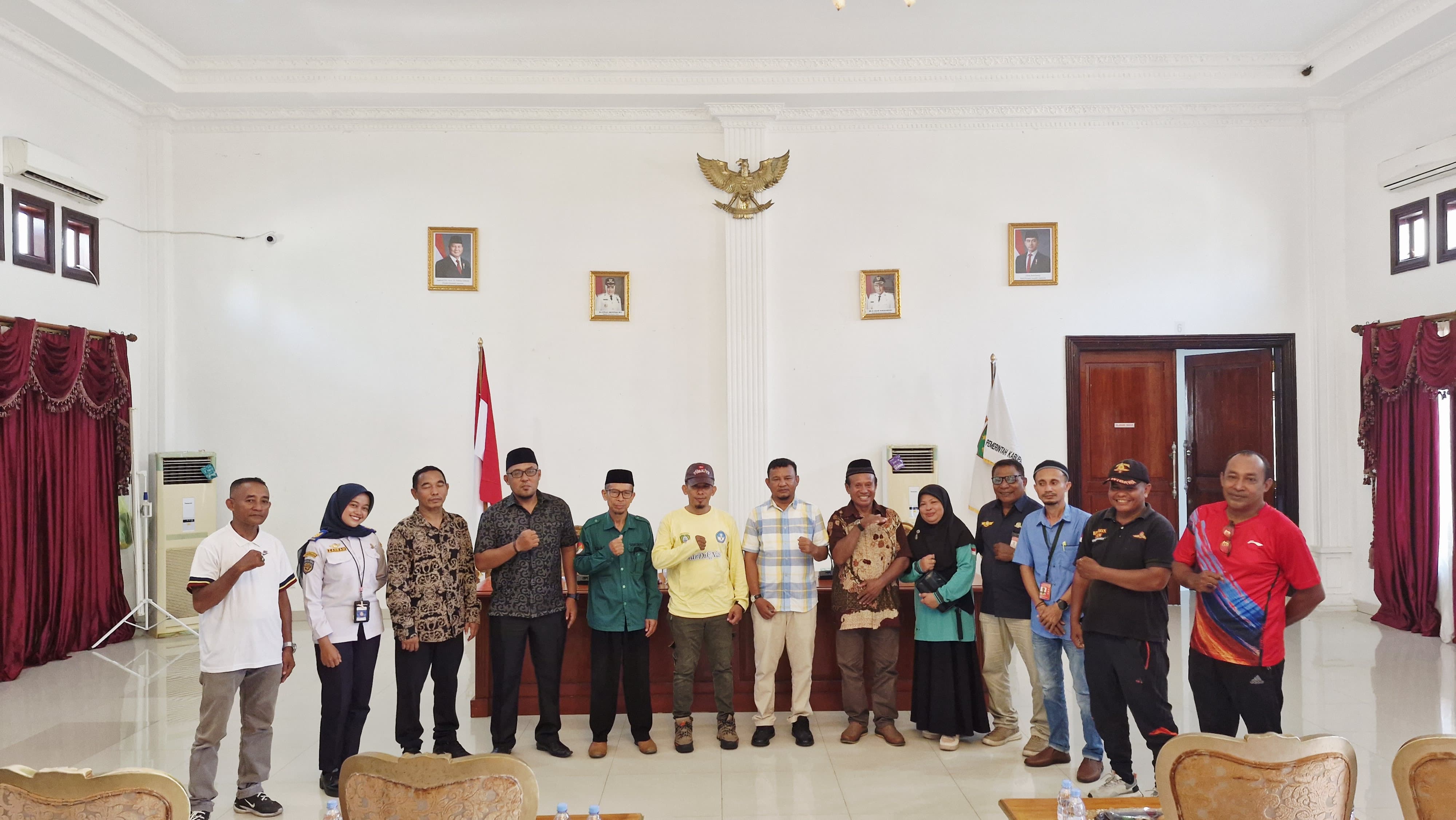 Rapat Koordinasi Keberangkatan Haji di Istana Daerah Kepulauan Sula
