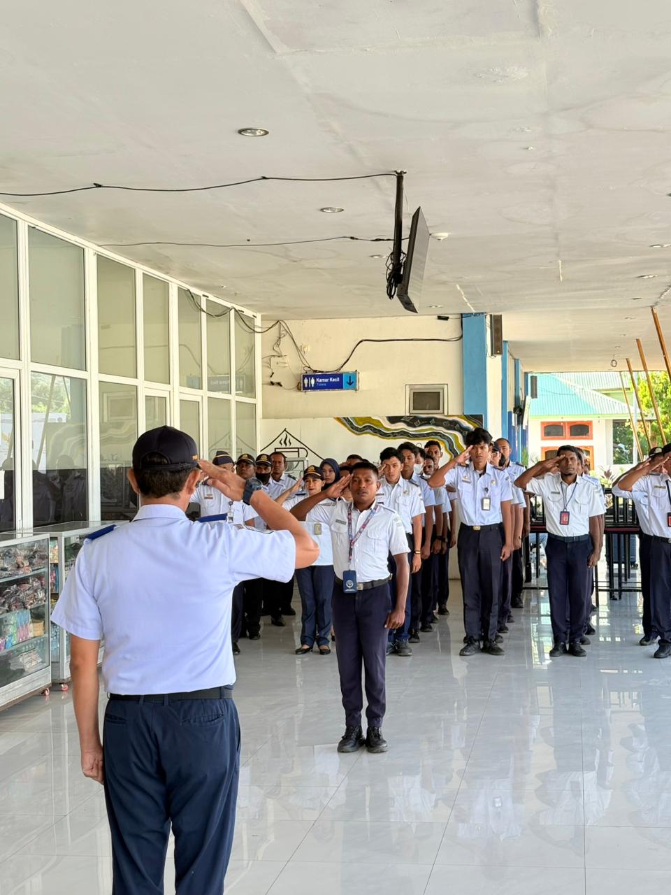 Apel Pagi Seluruh Pegawai Bandara