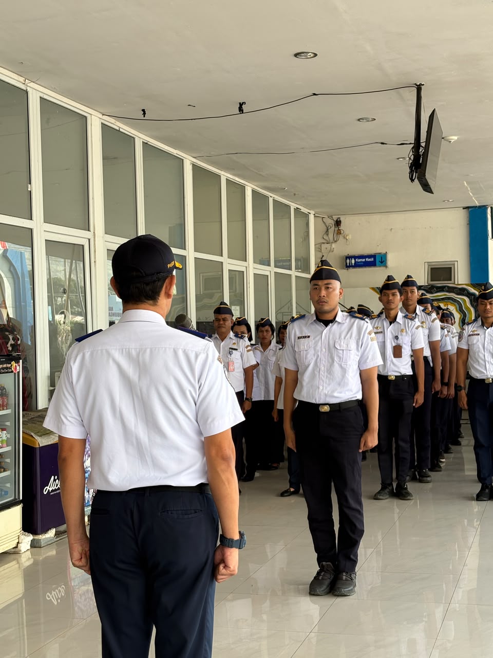 Apel Pagi Seluruh Pegawai Bandara