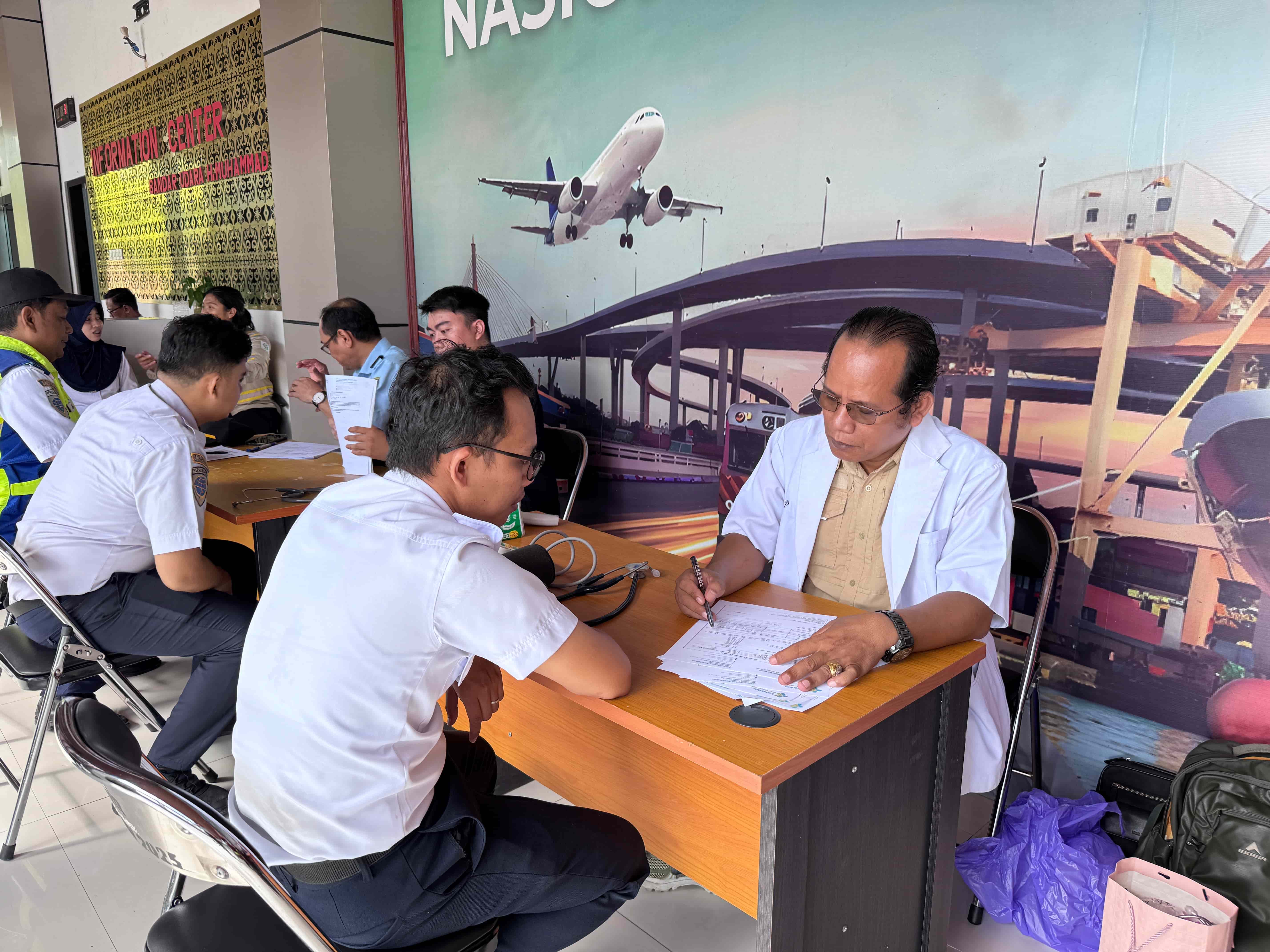 Cegah Penularan Penyakit, BKK Palangka Raya Gelar Deteksi Dini TBC di Bandara Haji Muhammad Sidik Muara Teweh