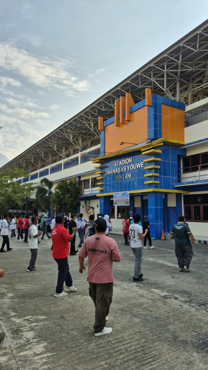 senam bersama menyongsong Hari Perhubungan Nasional Tahun 2026