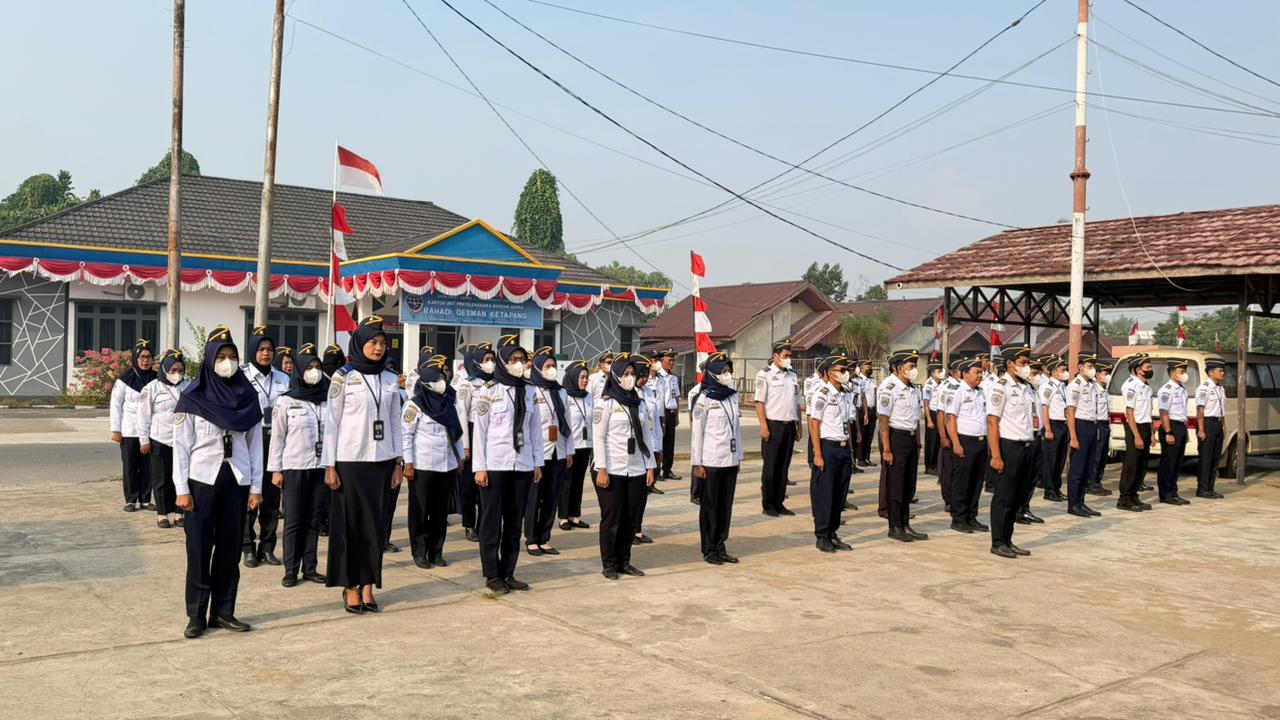 Apel Pagi Pegawai Bandara Rahadi Osman