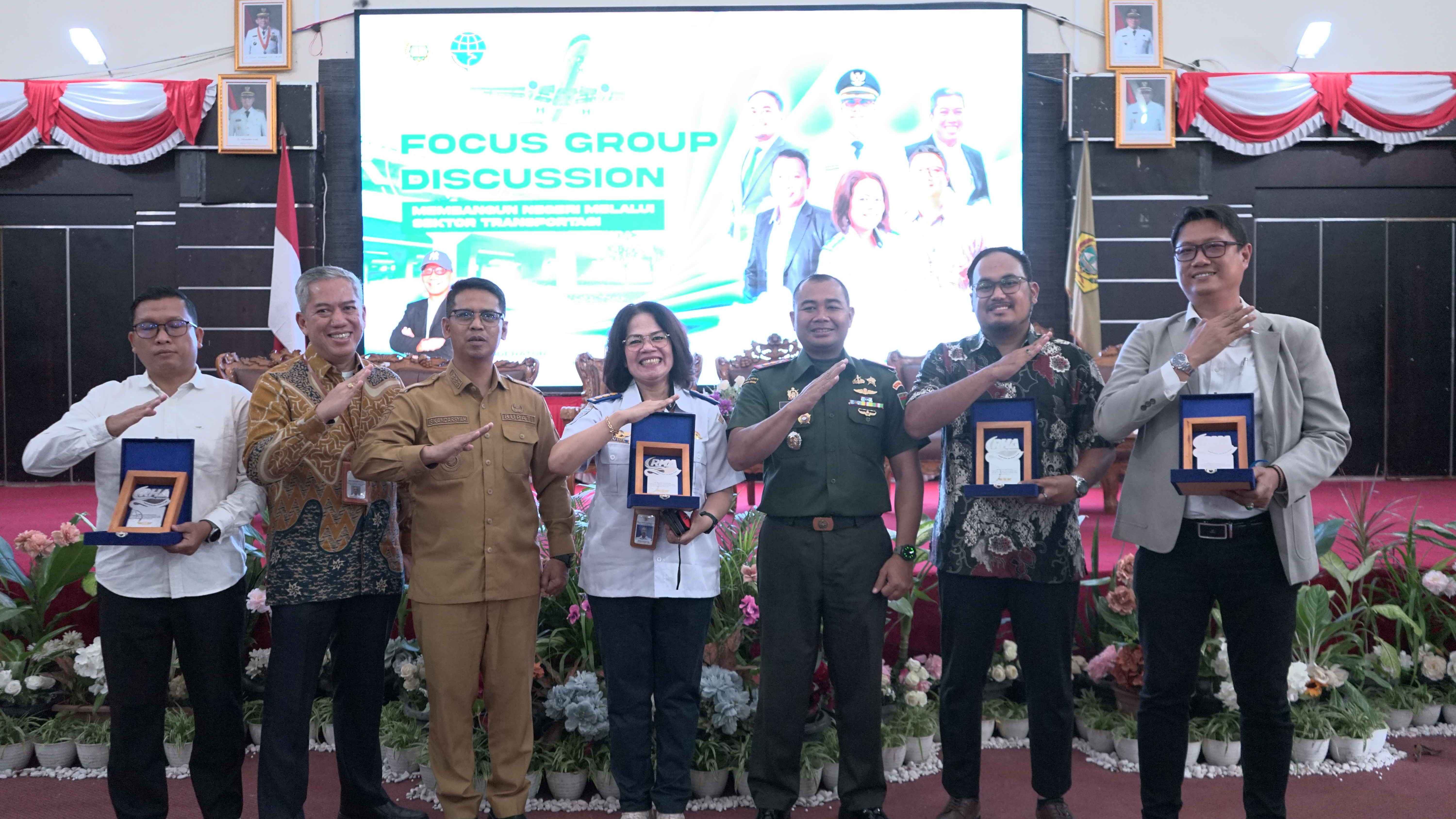 Gambar kegiatan dengan judul Focus Group Discussion "Membangun Negeri Melalui Sektor Transportasi"