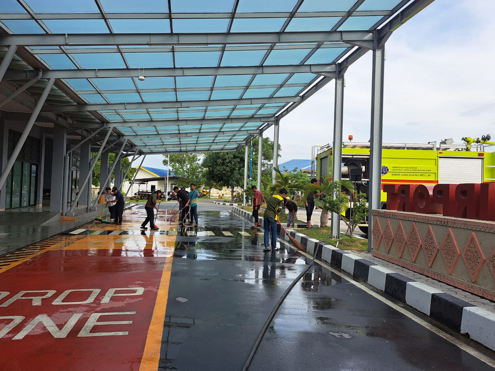 Gambar kegiatan dengan judul Kegiatan Gotong Royong