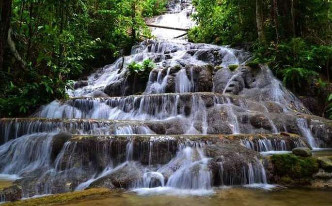 Wisata air terjun tiga bidadari - 2